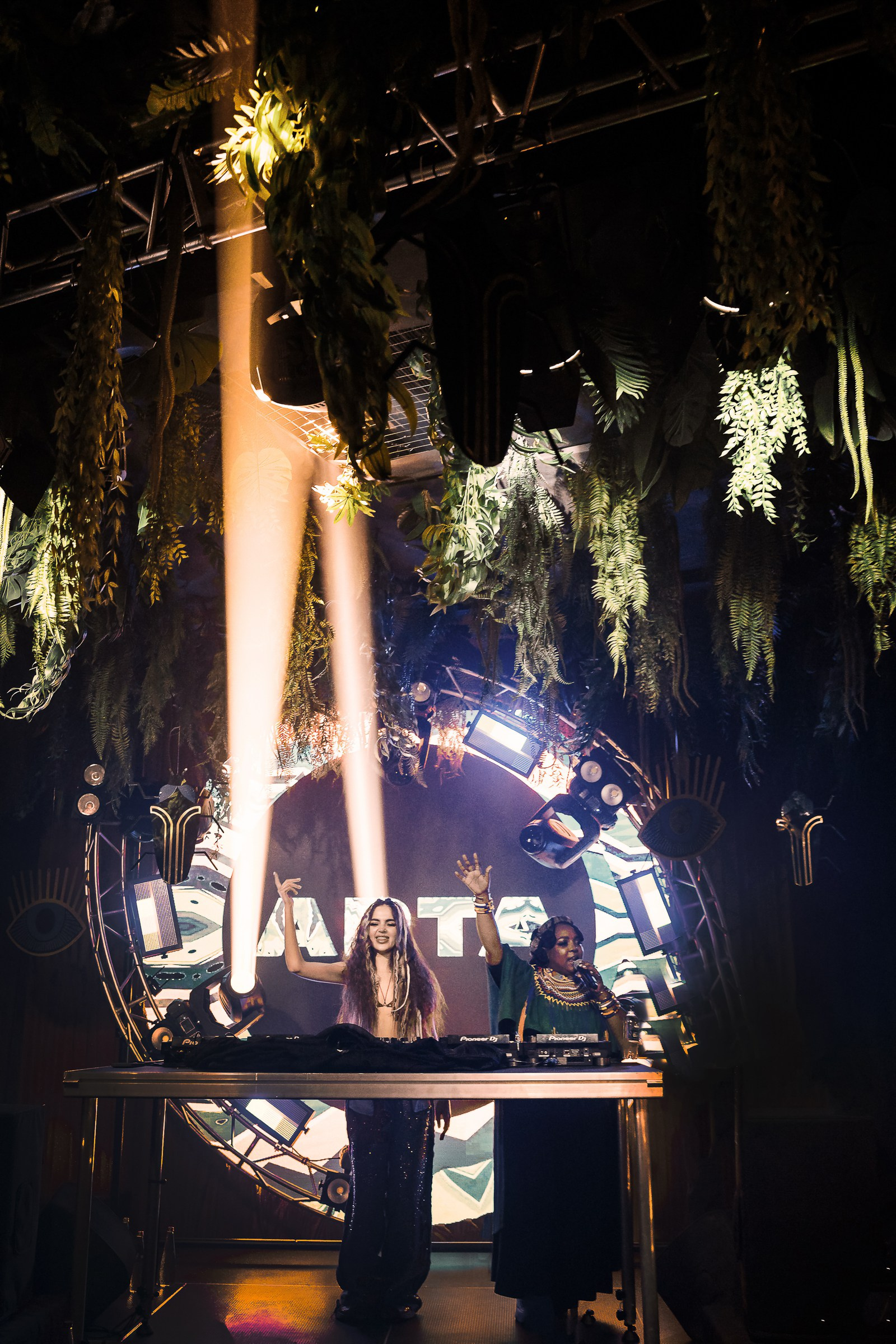 Фотограф на вечеринку спб. VERSLIBRE | Свадебный и репортажный фотограф в Санкт-Петербурге, Москве, и Поволжье