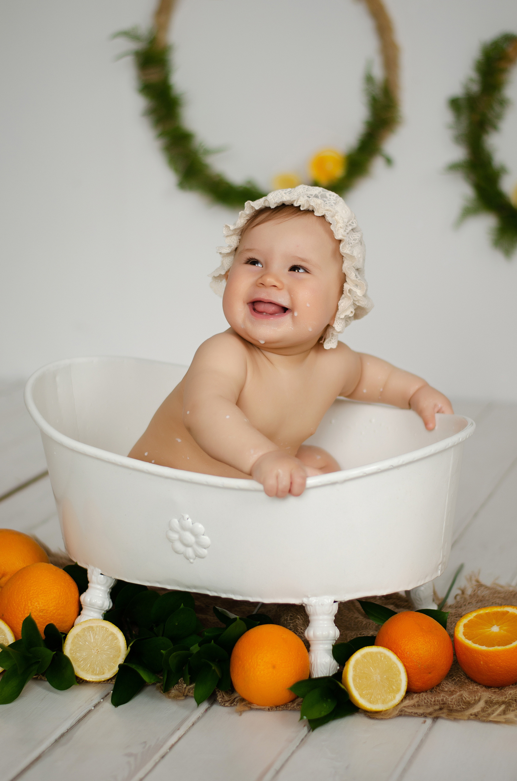 Молочная ванночка. Марина Колосова, детский фотограф и фотограф новорожденных в Красноярс