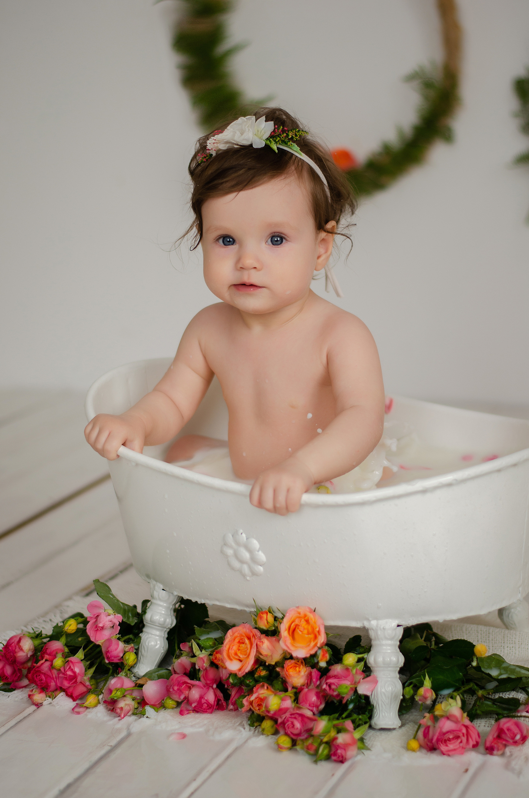Молочная ванночка. Марина Колосова, детский фотограф и фотограф новорожденных в Красноярс