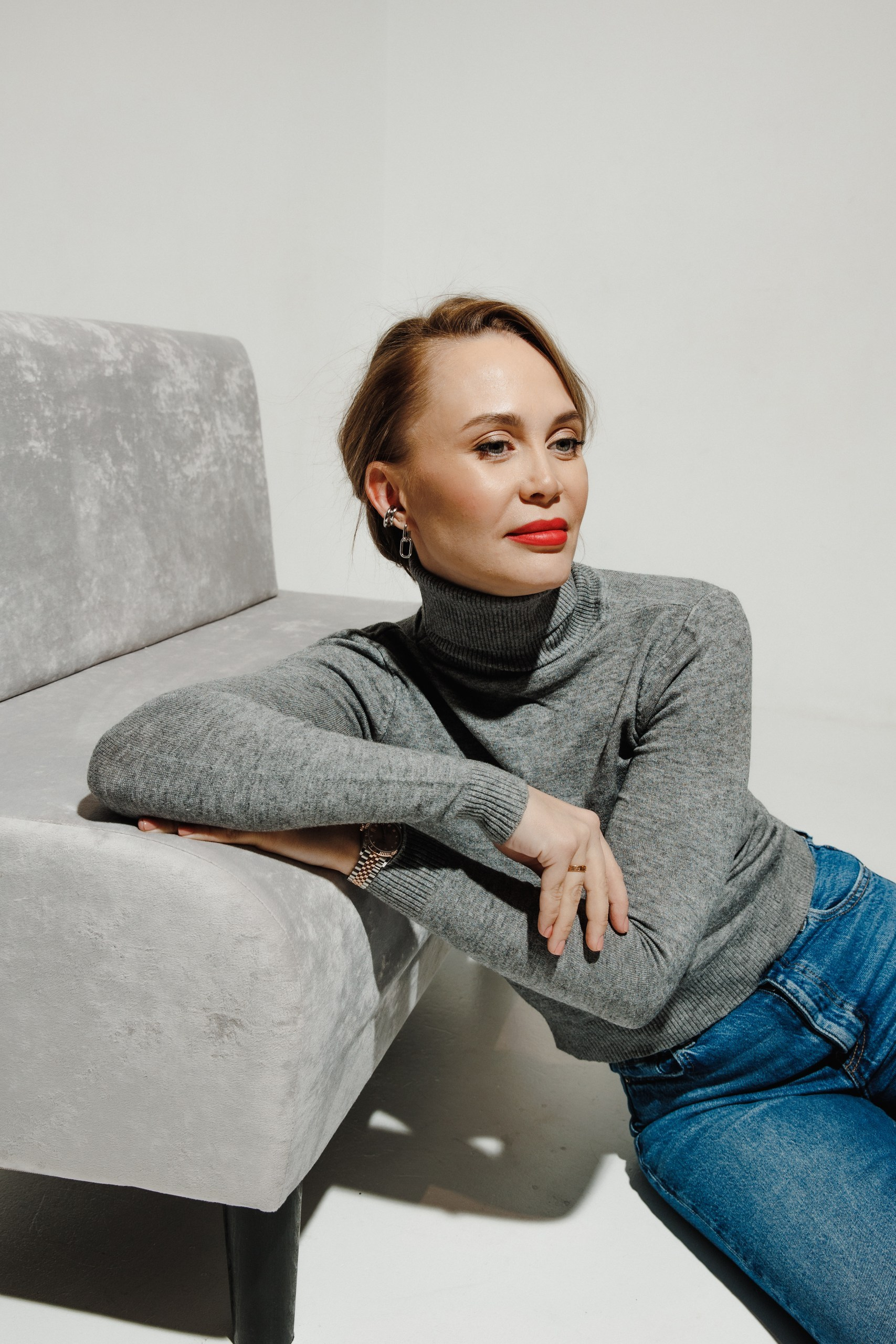 Портретный фотограф для контент съёмки в Новой Москве. Фотограф Москва. Портретный фотограф Александра Харитонова Москва Новая Москва Троицк