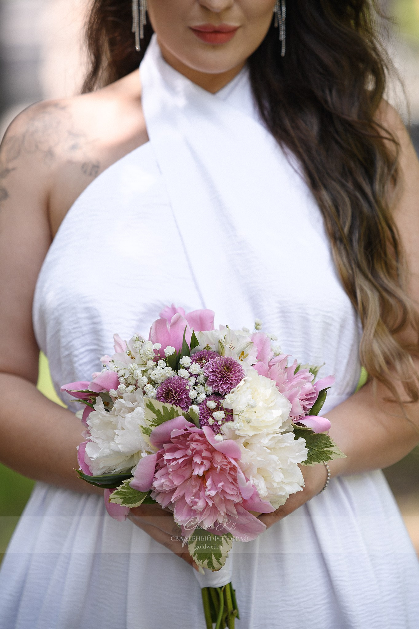 Свадебная фотосессия в Нарымском сквере Новосибирска. Свадебный и семейный, event фотограф, фоторепортаж в Новосибирске — Саша Кё