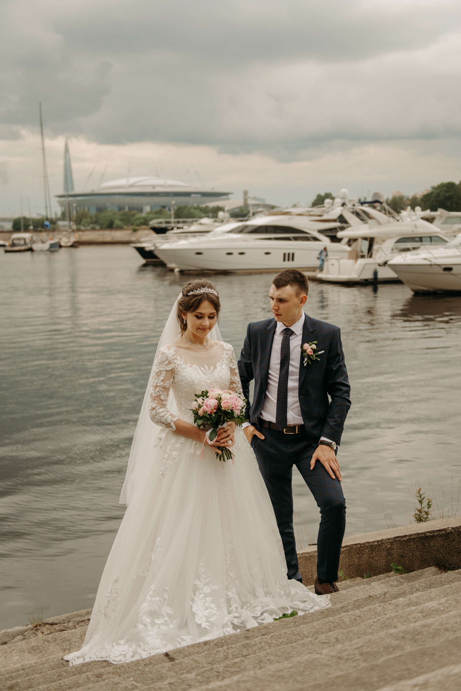 Свадебная фотосессия в яхт клубе на Петровской косе в Санкт-Петербурге. Свадебный фотограф в Санкт-Петербурге Венера Ахметова