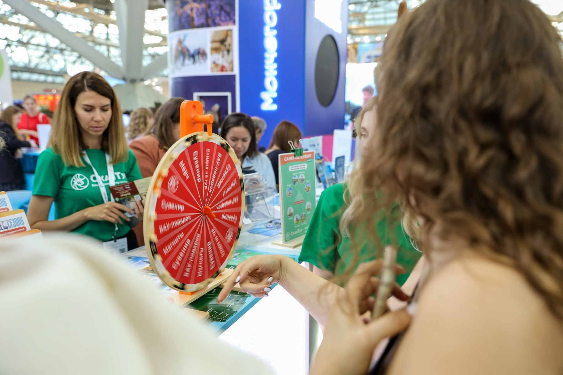 Съёмка стенда на выставке. Фотограф на мероприятие в Москве Марик