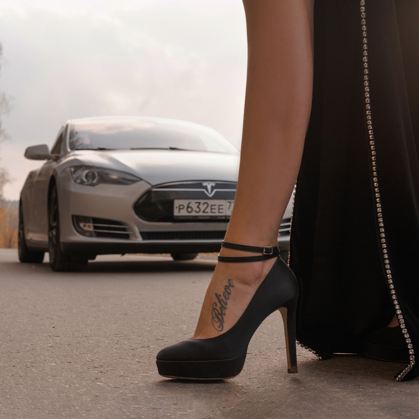 Фотосессия с Tesla от Алеси Энберт