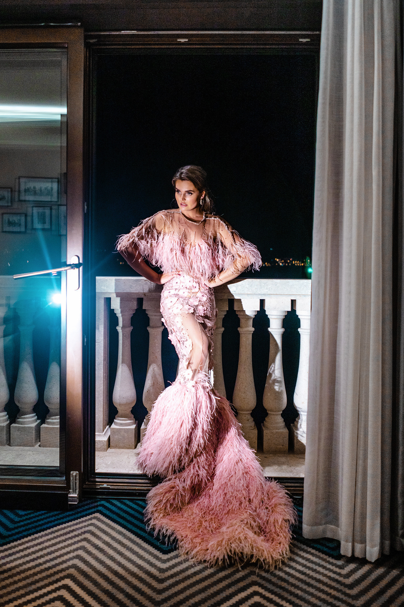  Фотосессия в отеле от Алеси Энберт