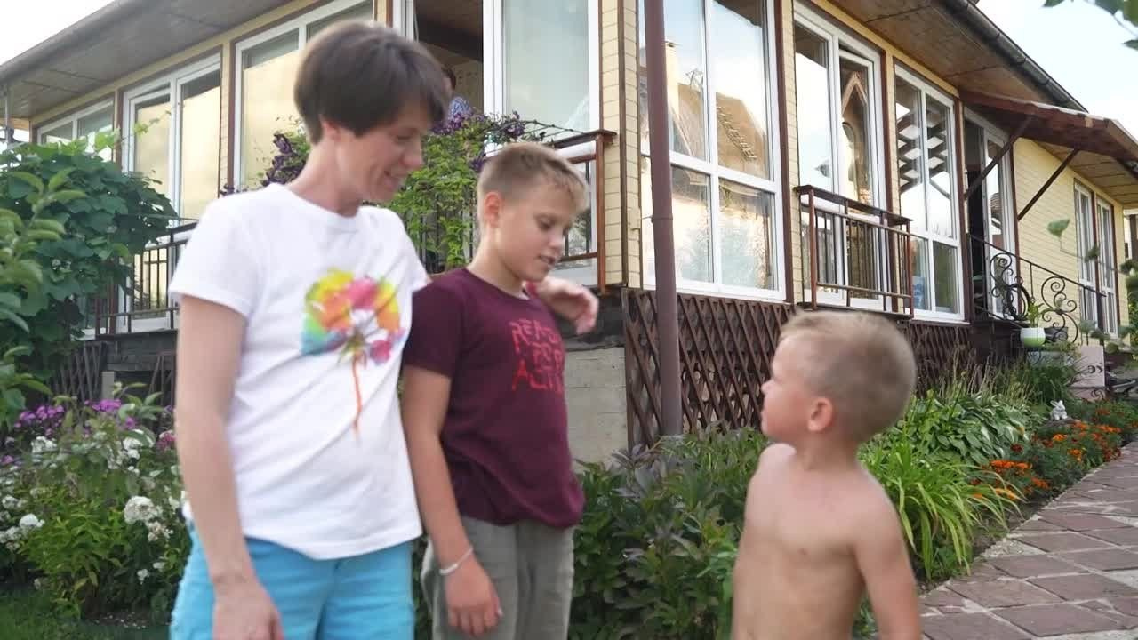 Портфолио режиссёра семейный документальных фильмов. Видеограф Осинина Татьяна — видеосъемка в Москве