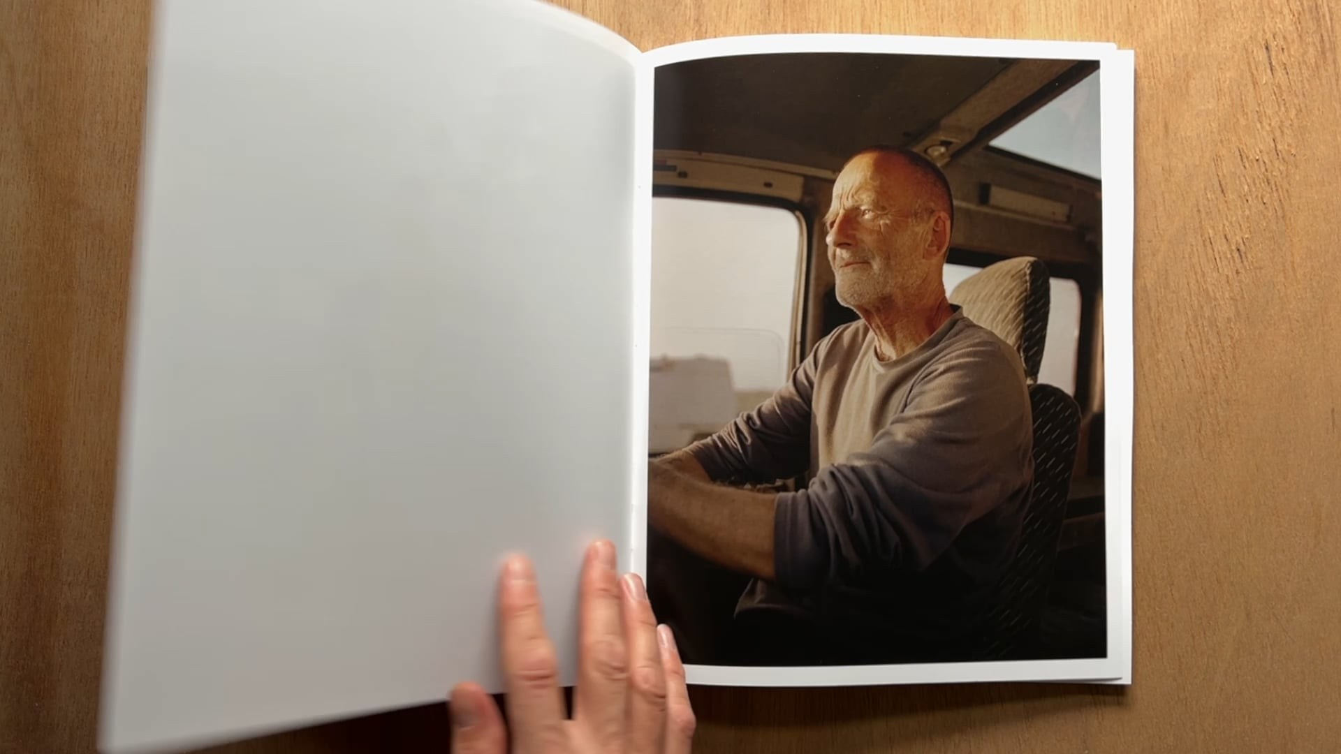 Книга Макса Меховски (Max Miechowski) «Land Loss». Private image