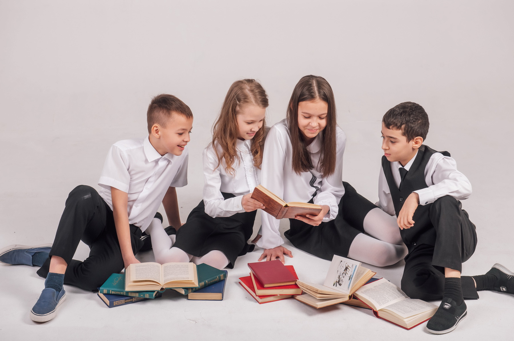 Начальные классы. Выпускные альбомы в Казани и Татарстане — Студия Azamat