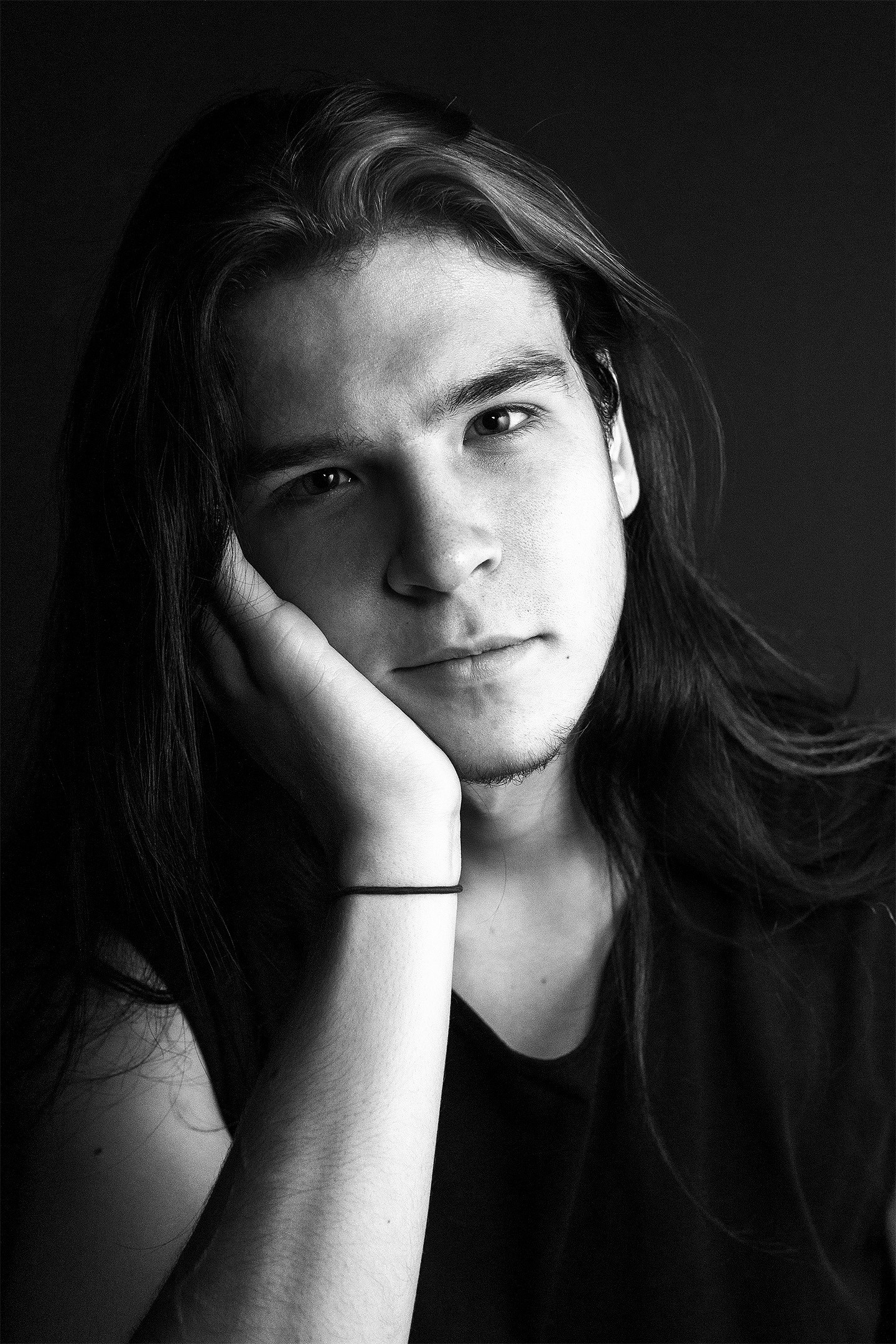 Портреты в черно-белом стиле в студии. Фотограф Зиновьев Илья, Москва