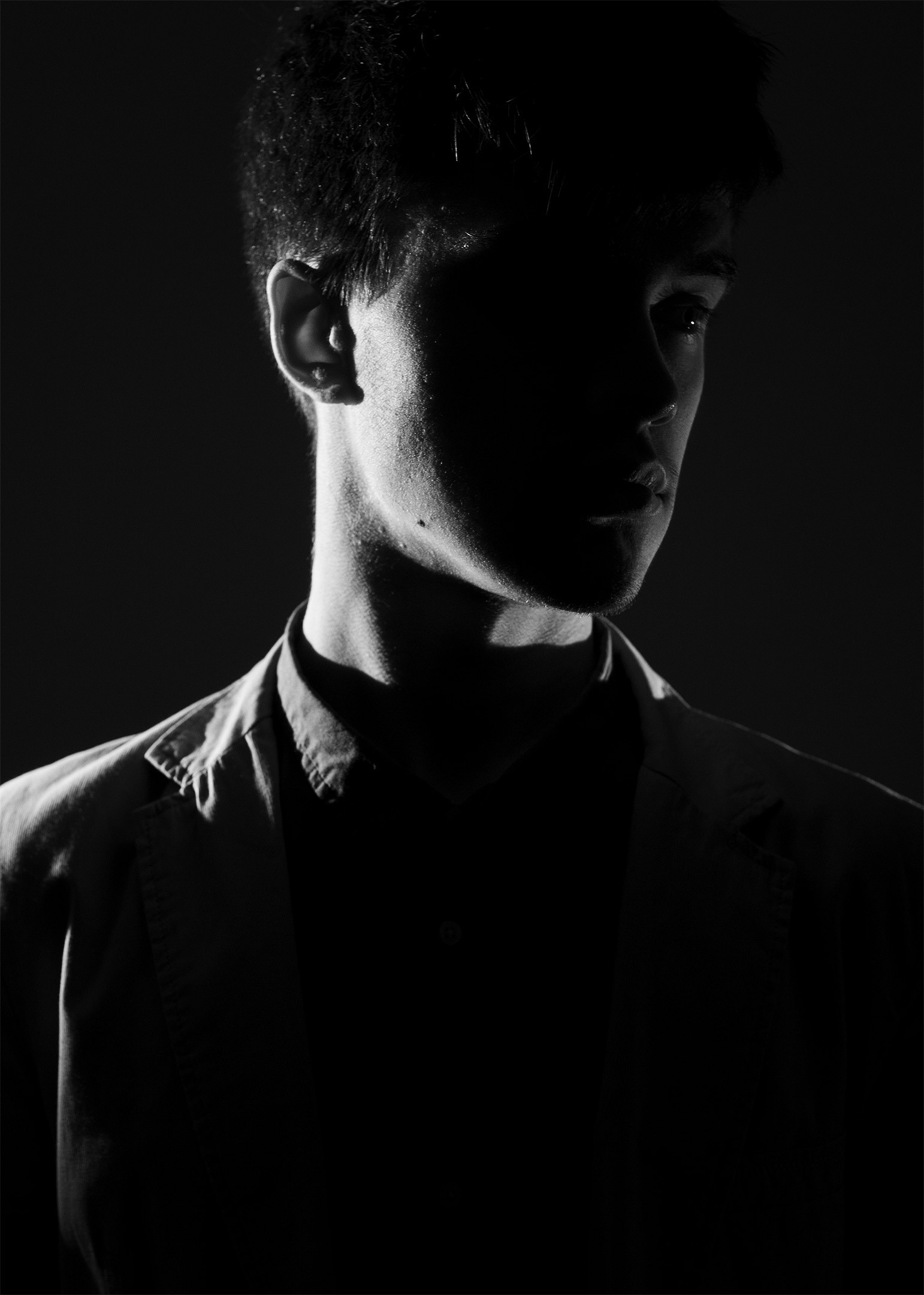 Мужской портрет в тенях — Москва. Фотограф Зиновьев Илья, Москва