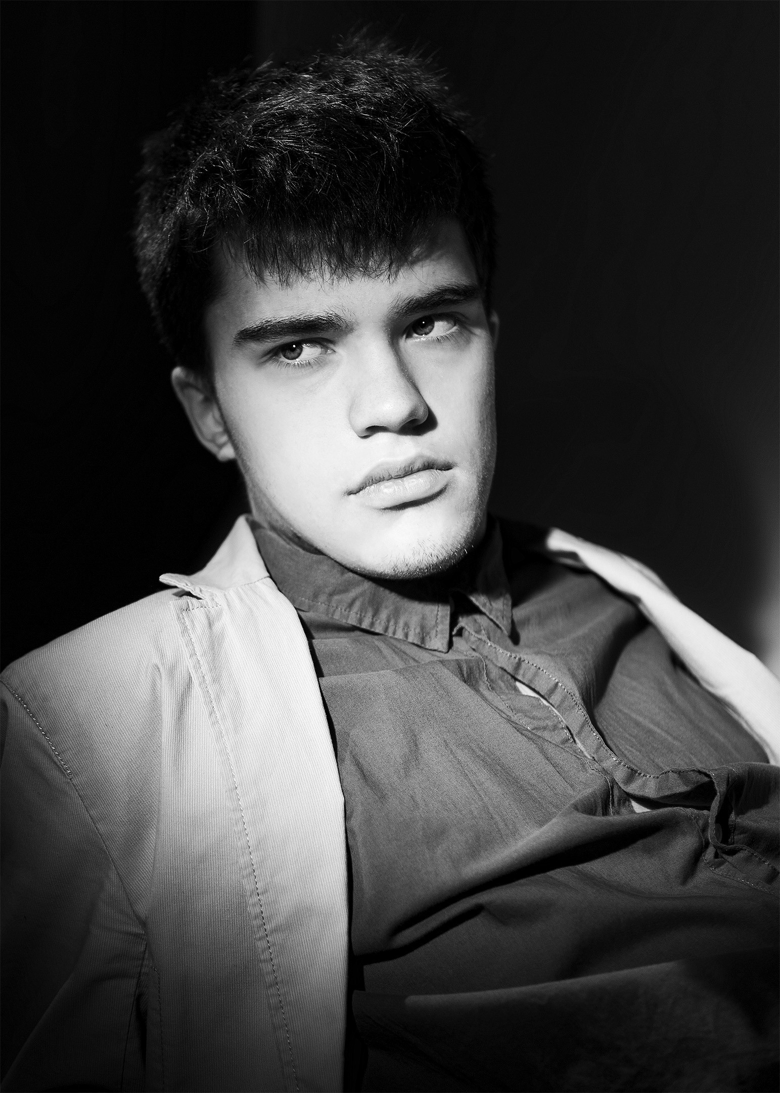 Мужской портрет в тенях — Москва. Фотограф Зиновьев Илья, Москва