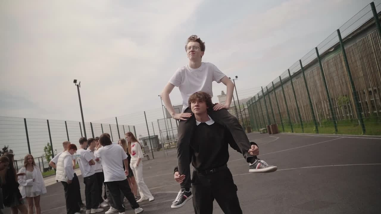 Видеограф Эля Гвоздь