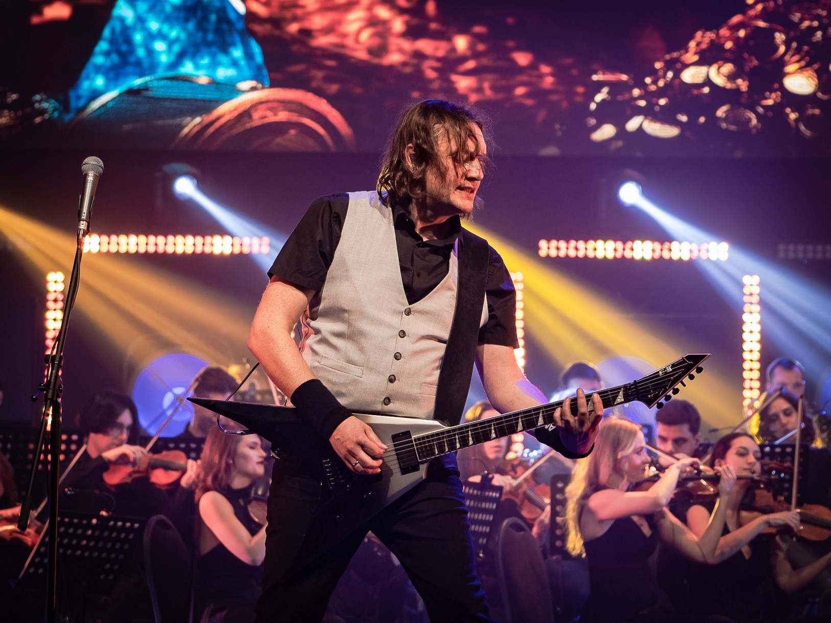 Эпидемия. Симфоническая рукопись. Москва. Фотограф. г. Южно-Сахалинск. Олег Толстов