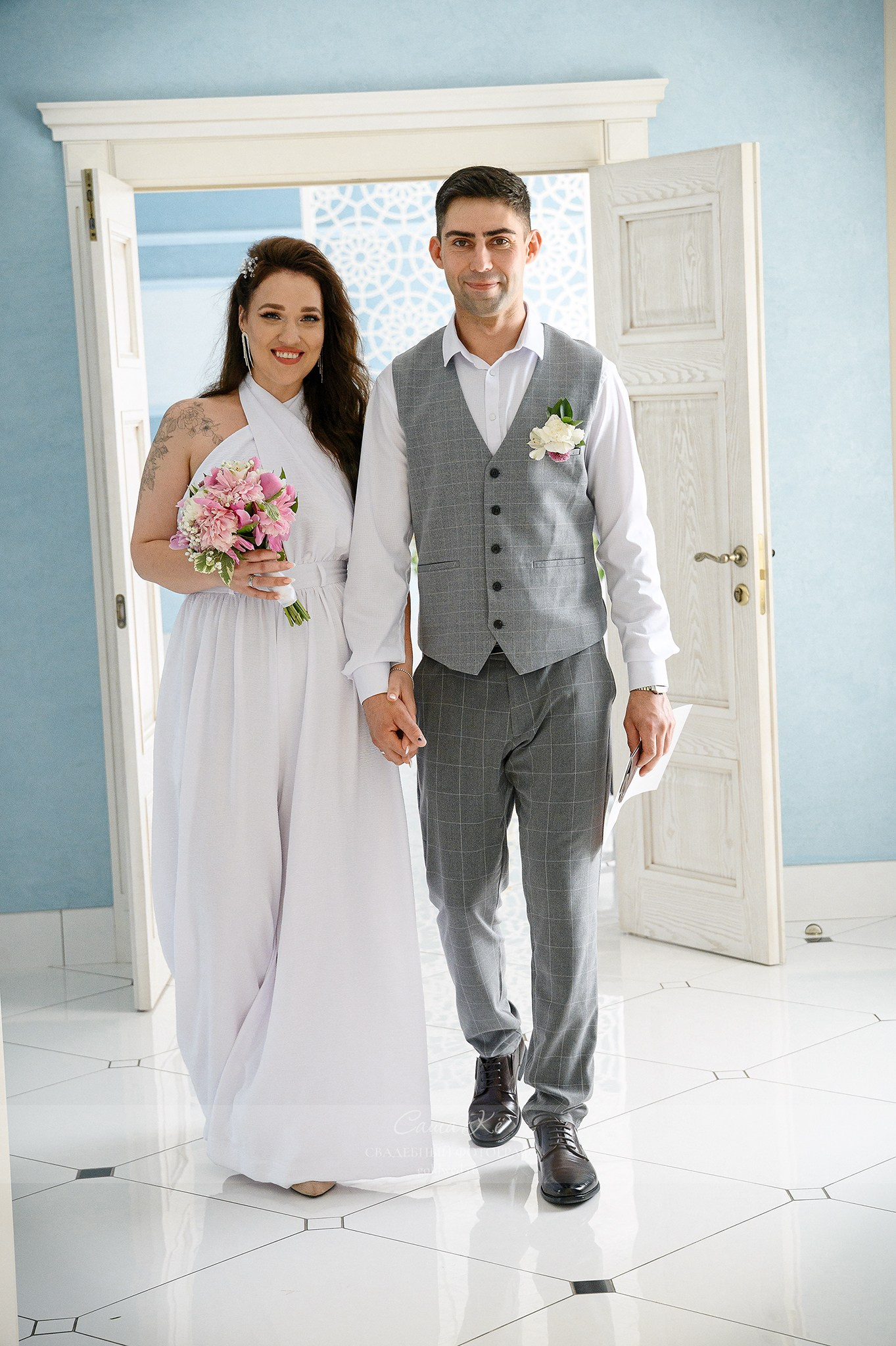 Свадебная фотосессия в Нарымском сквере Новосибирска. Свадебный и семейный, event фотограф, фоторепортаж в Новосибирске — Саша Кё