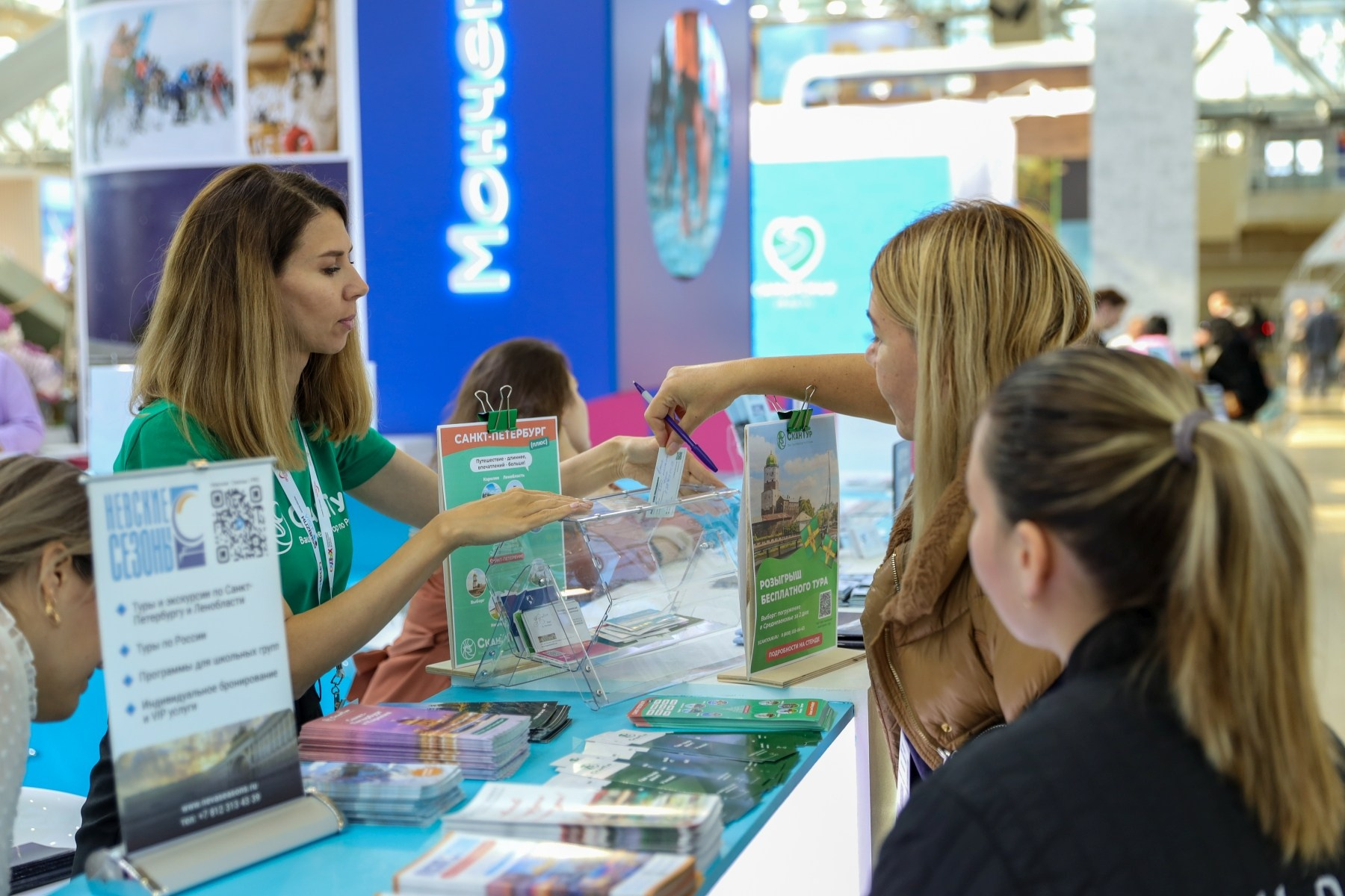 Съёмка стенда на выставке. Фотограф на мероприятие в Москве Марик