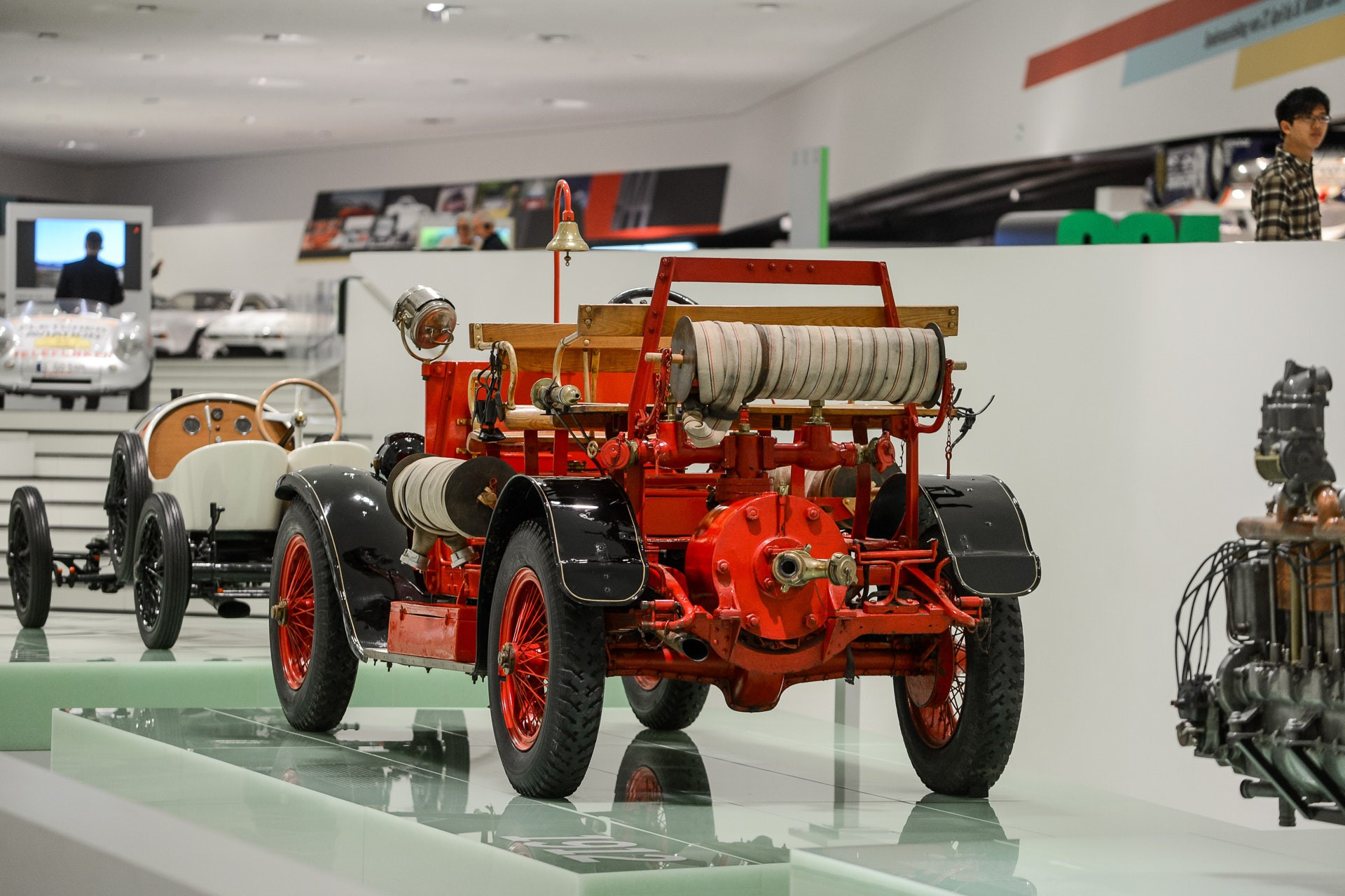 Музей Porsche в Штутгарте (2016 год). Репортажный фотограф в Минске. Алексей Матюшков