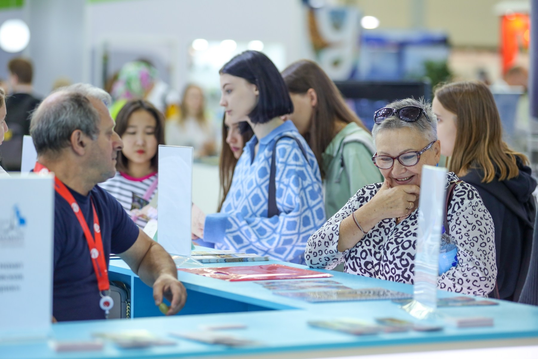 Съёмка стенда на выставке. Фотограф на мероприятие в Москве Марик