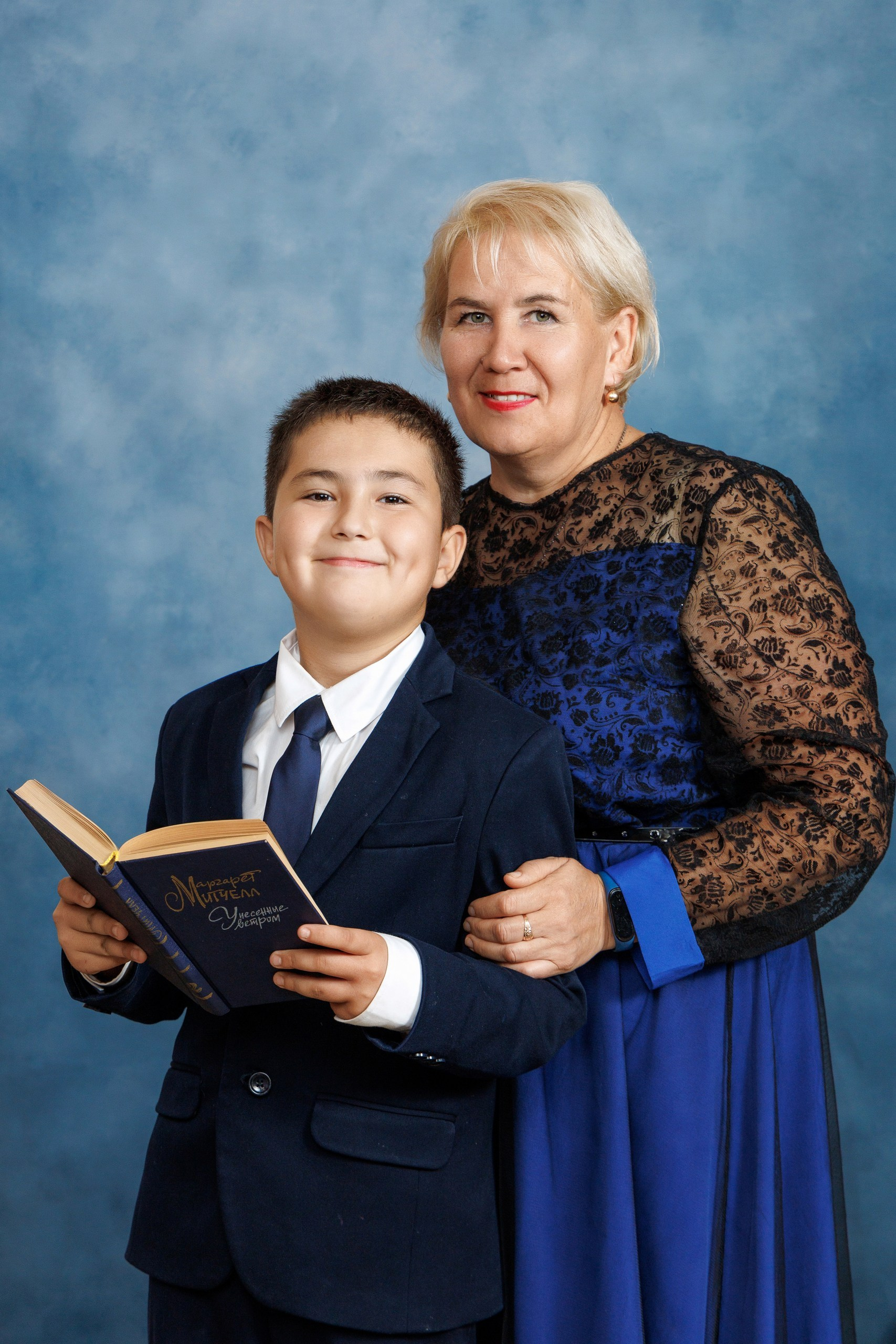 Выпускные альбомы. Akhmadeevmedia.ru