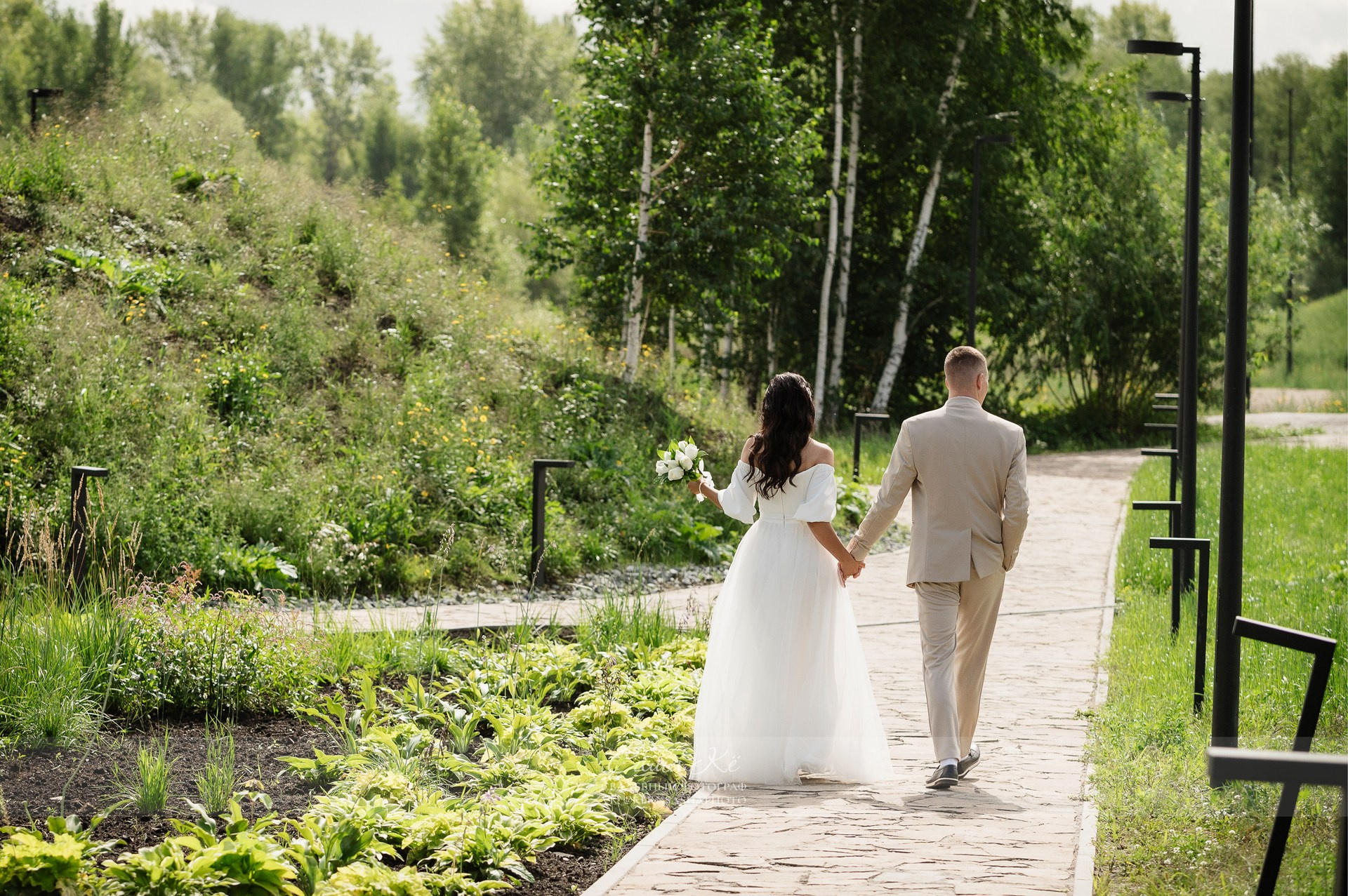Свадебная фотосессия O&A в Парк-Арена у нового ледового дворца. Свадебный, семейный и event фотограф в Новосибирске и Новосибирской области Саша Кё