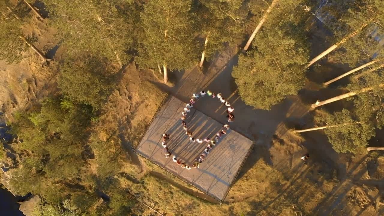 Фотограф на выпускной в школе. Видеосъёмка. Фотограф и видеограф в Екатеринбурге