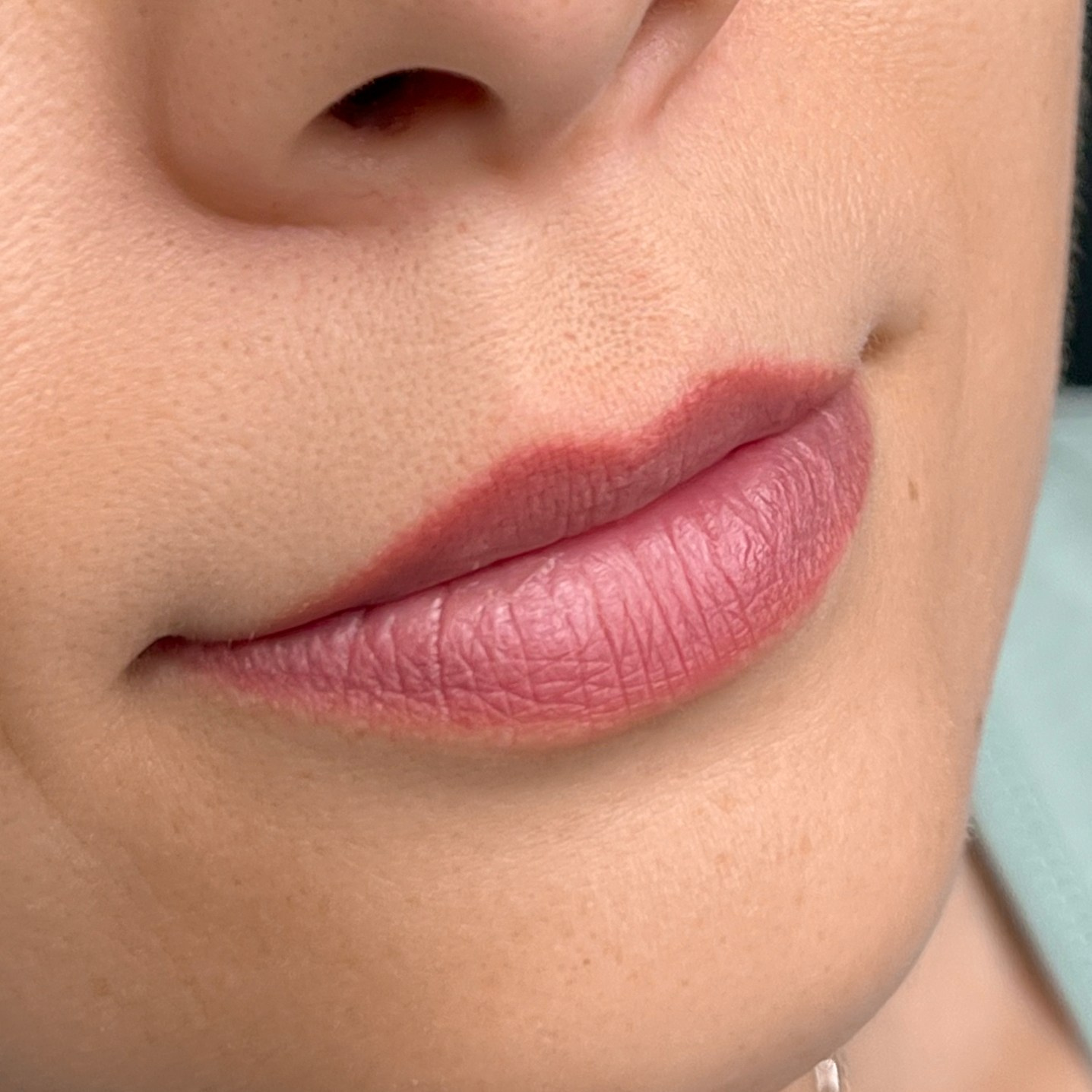 Оксана. Студия перманентного макияжа, косметологии и массажа SYMMETRY в Москве, м. Киевская