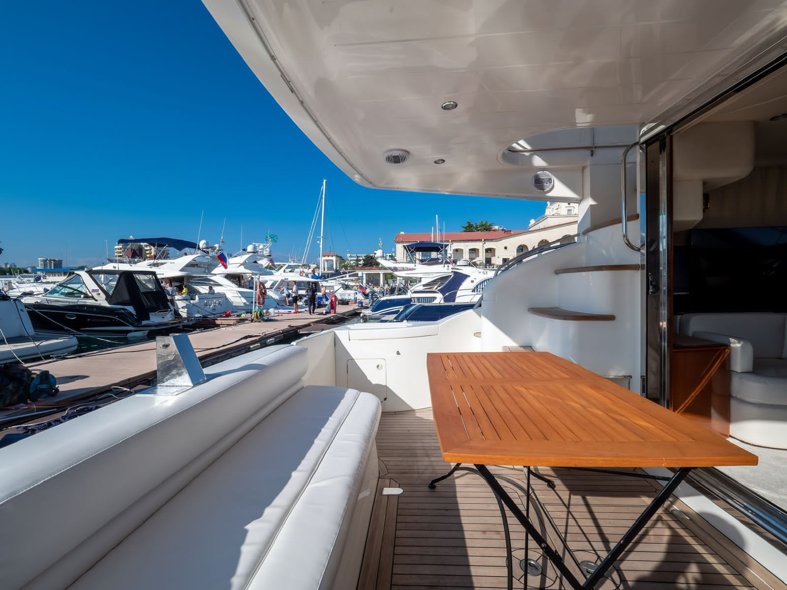 ПРЕМИУМ VIP ЯХТЫ В СОЧИ. Аренда Яхт в Сочи от Эконом до Премиум Класса