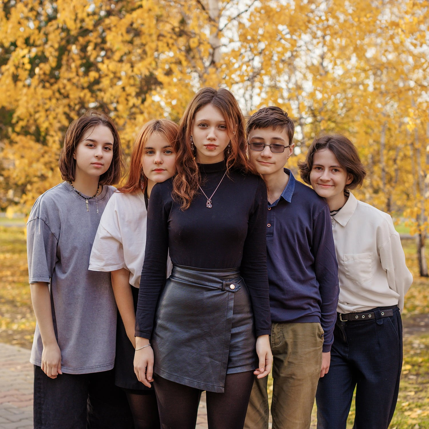 Осенняя фотосессия для выпускного альбома 11а класса 8 гимназии. СИГМА | Студия выпускных альбомов Красноярск