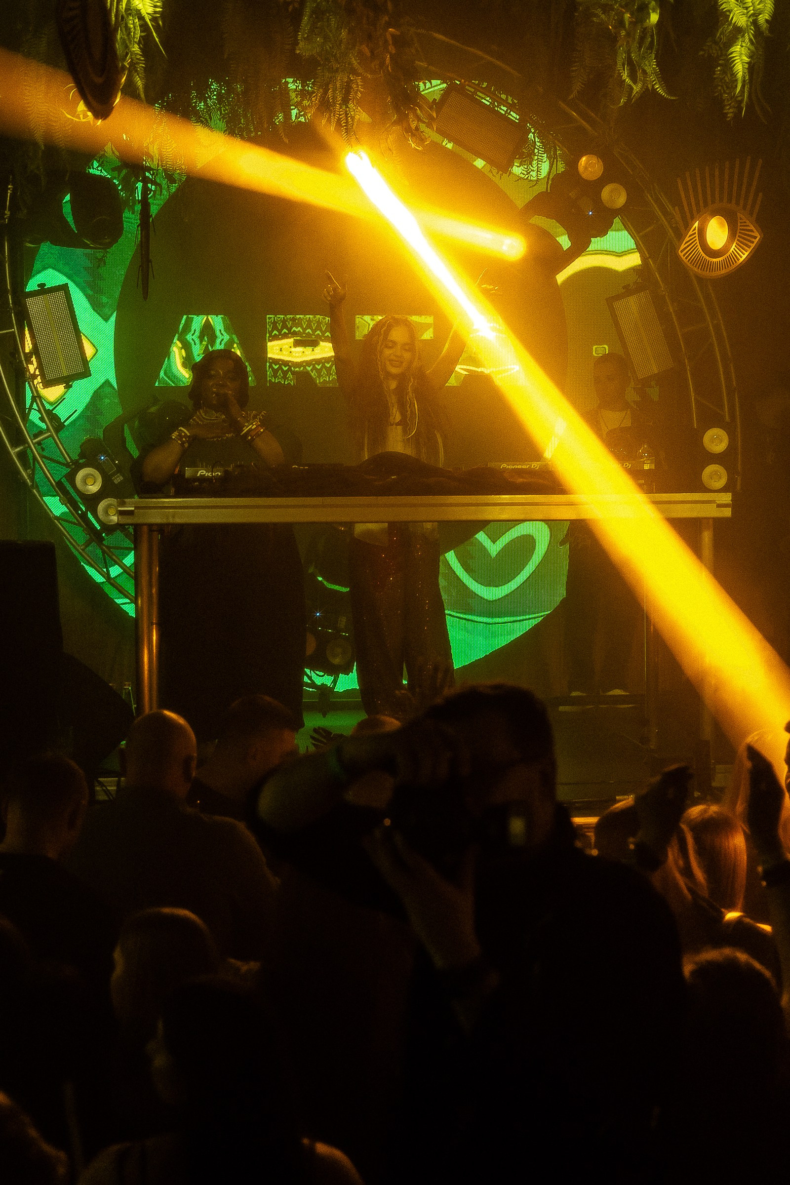 Фотограф на вечеринку спб. VERSLIBRE | Свадебный и репортажный фотограф в Санкт-Петербурге, Москве, и Поволжье