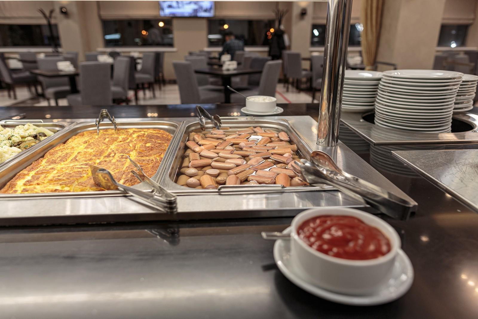 Шведский стол Гостиничного комплекса Севастополь. Свадебный и репортажный фотограф в Москве и Московской области