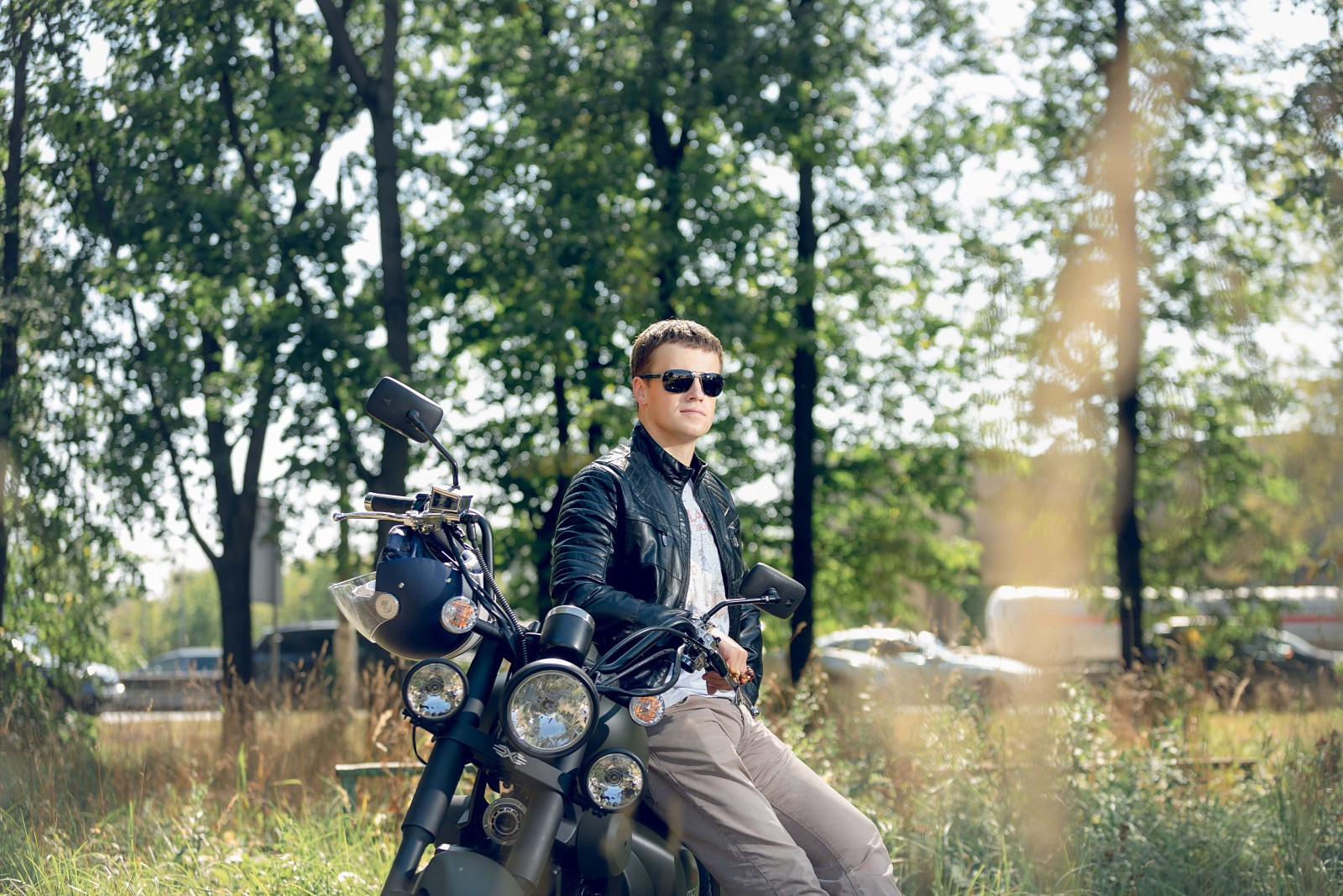 Мужской портрет с мото. Свадебный и репортажный фотограф в Москве и Московской области
