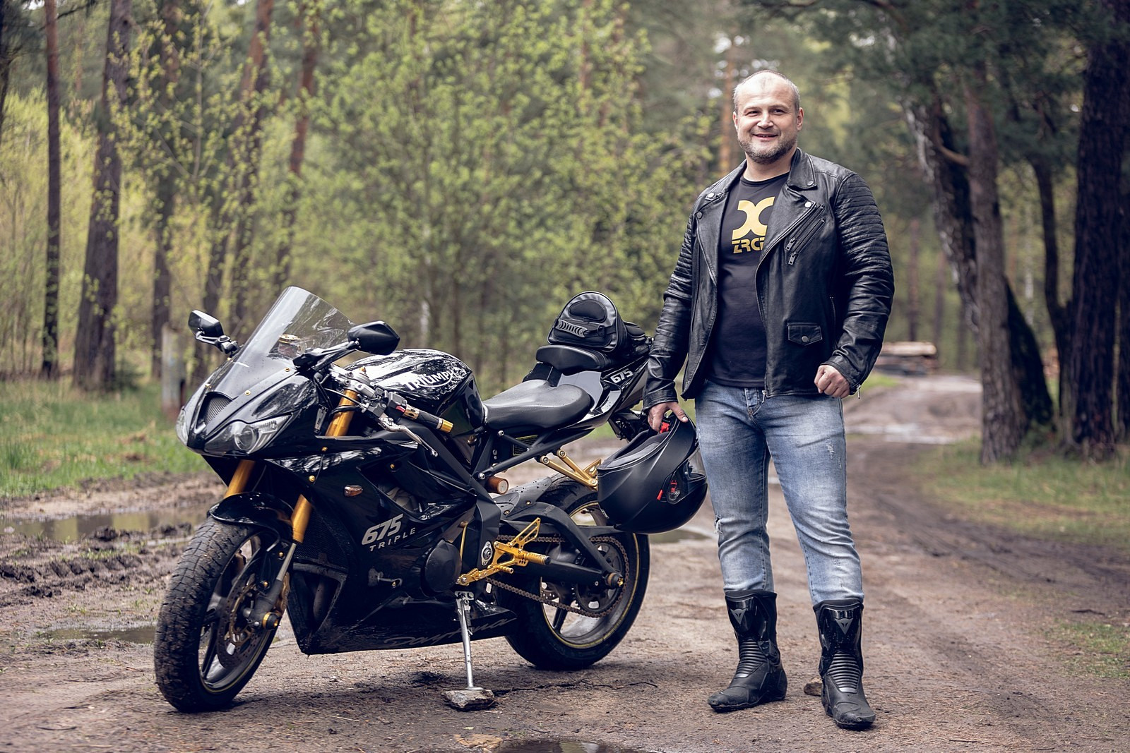 Мужской портрет с мото. Свадебный и репортажный фотограф в Москве и Московской области