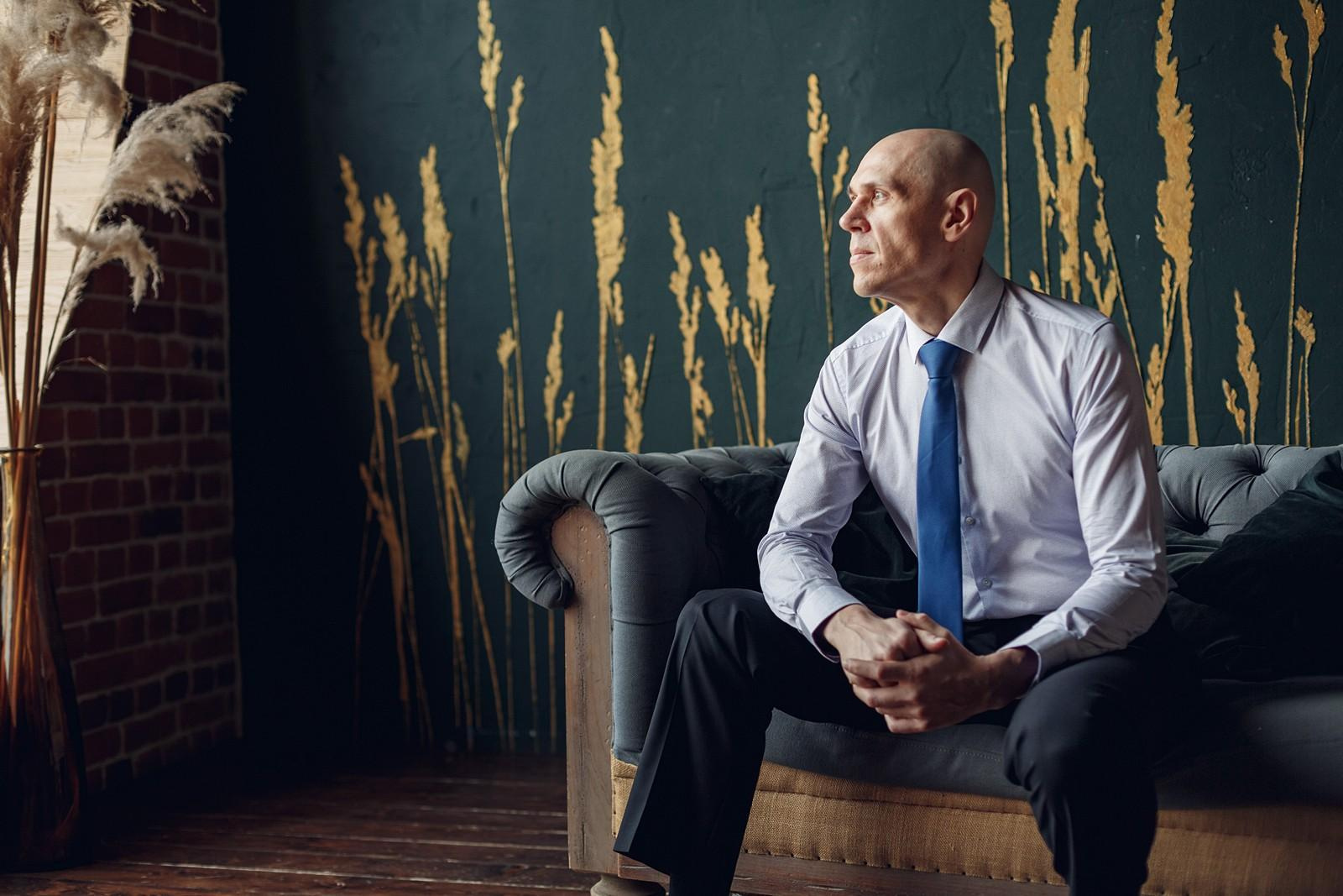 Мужской портрет в студии. Свадебный и репортажный фотограф в Москве и Московской области