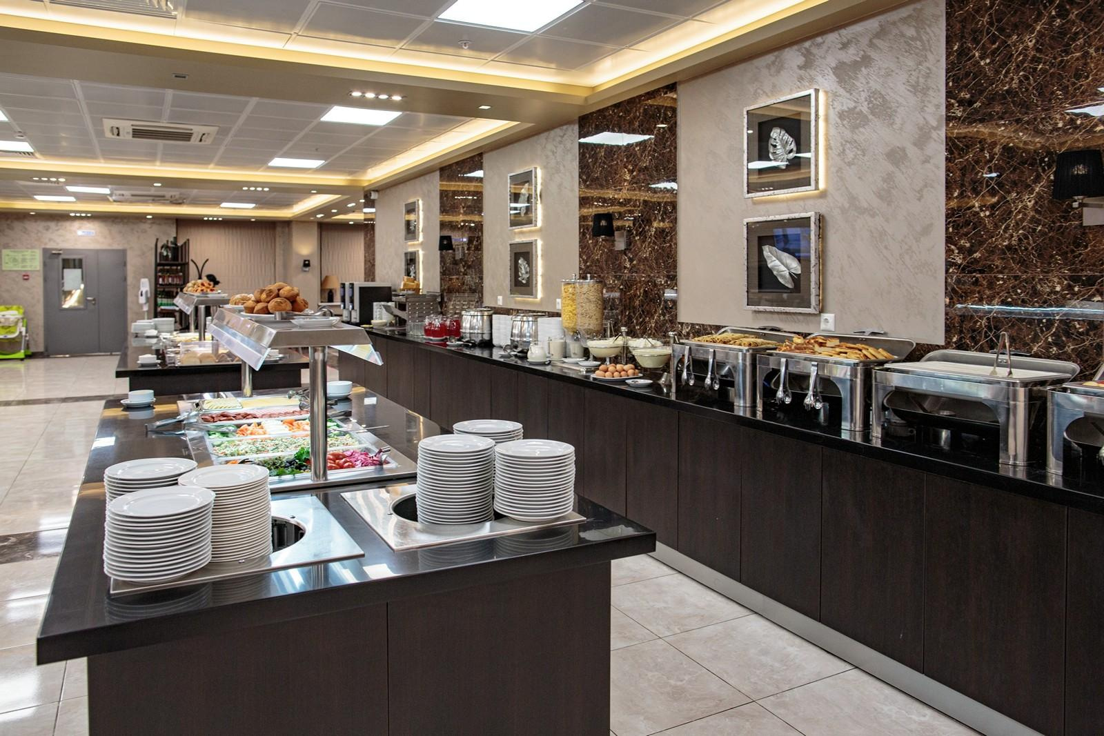 Шведский стол Гостиничного комплекса Севастополь. Свадебный и репортажный фотограф в Москве и Московской области