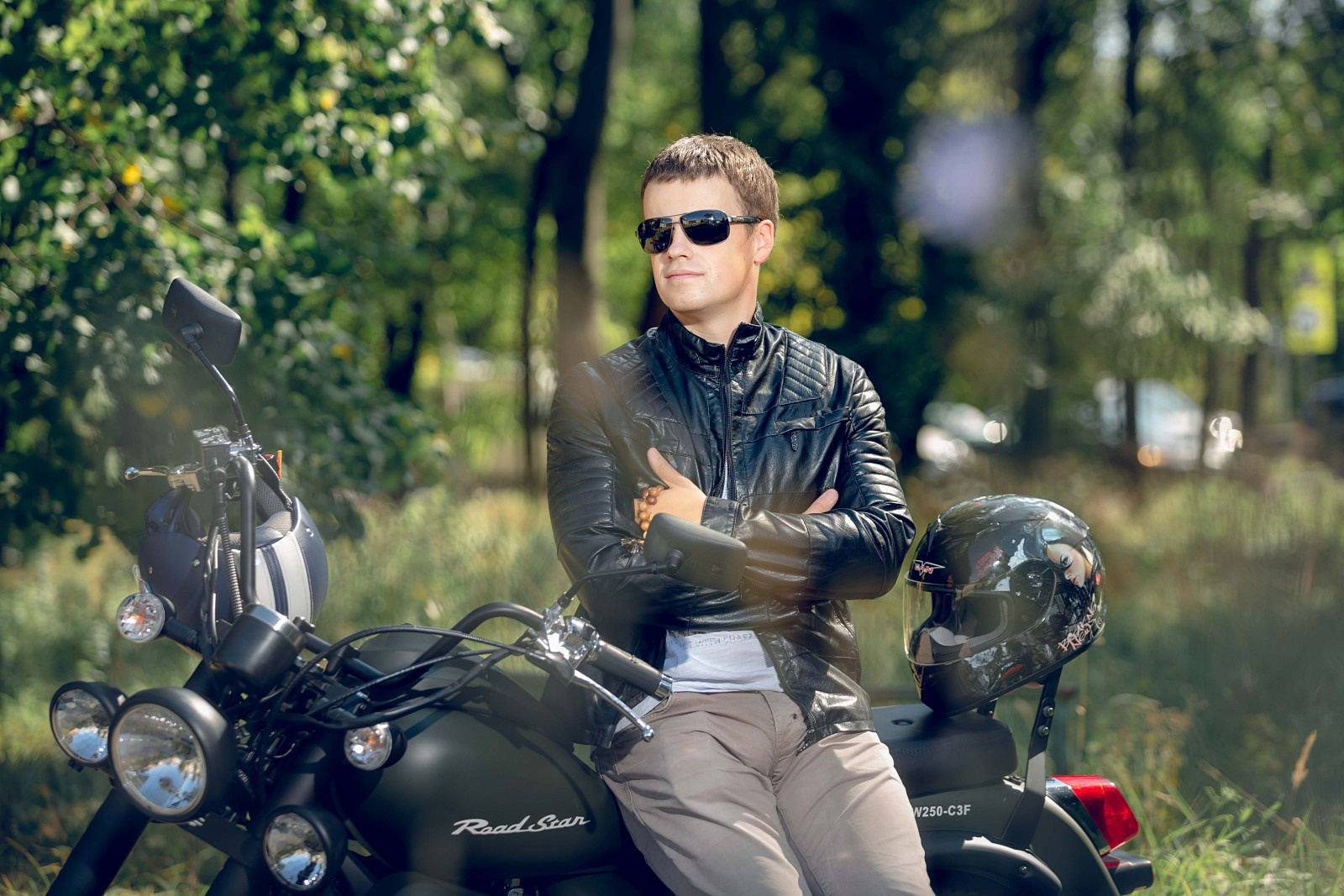 Мужской портрет с мото. Свадебный и репортажный фотограф в Москве и Московской области