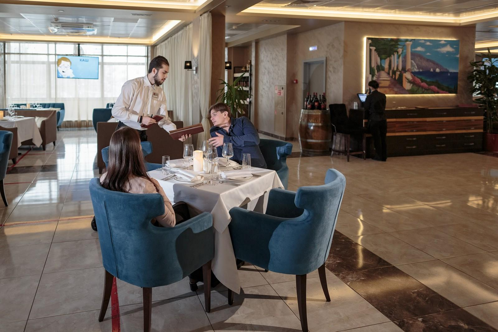 Ресторан Крым Гостиничного комплекса Севастополь. Свадебный и репортажный фотограф в Москве и Московской области