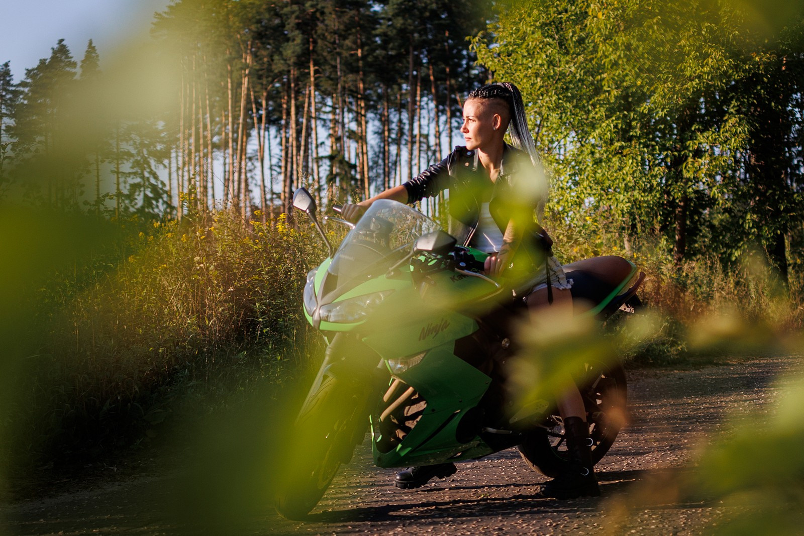 Портрет с мото. Свадебный и репортажный фотограф в Москве и Московской области