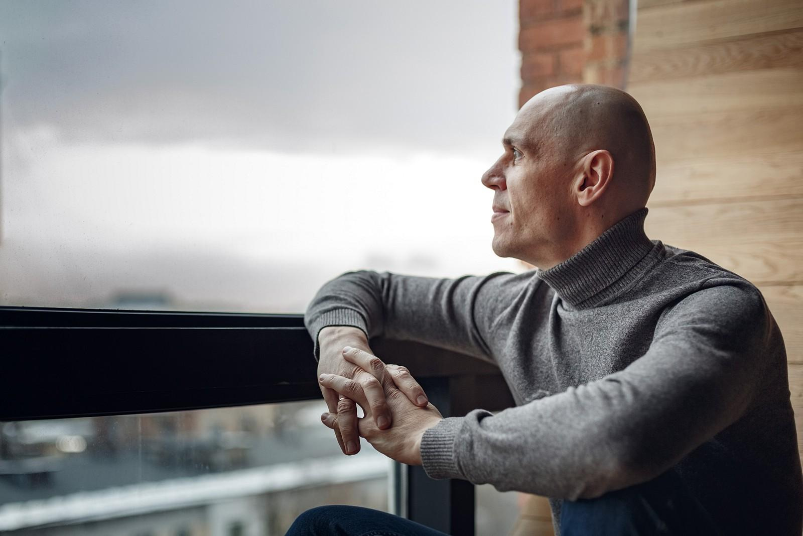 Мужской портрет в студии. Свадебный и репортажный фотограф в Москве и Московской области