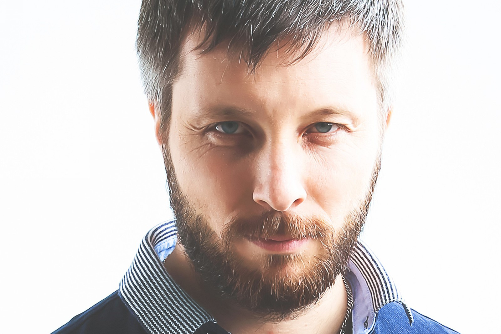 Мужской портрет в студии. Свадебный и репортажный фотограф в Москве и Московской области