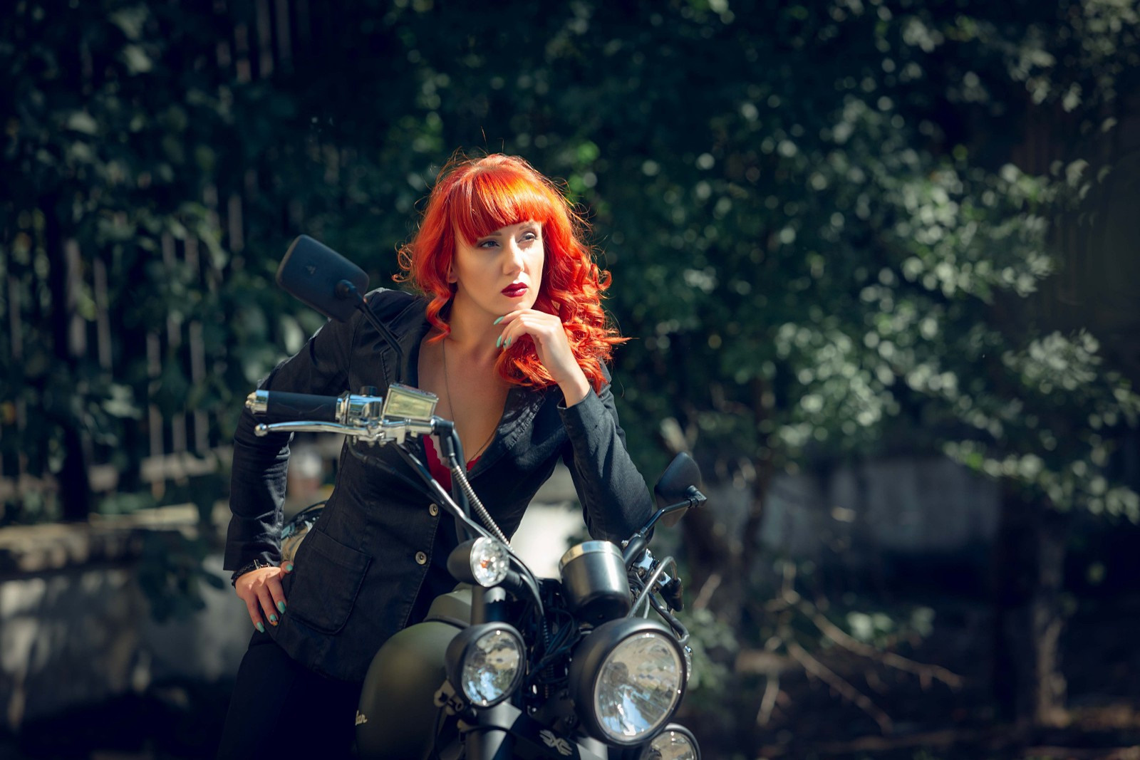 Портрет с мото. Свадебный и репортажный фотограф в Москве и Московской области