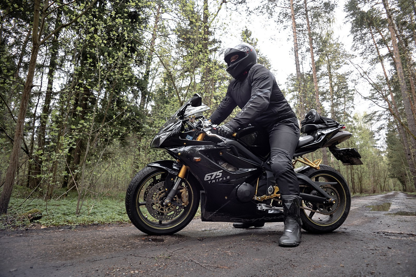 Мужской портрет с мото. Свадебный и репортажный фотограф в Москве и Московской области