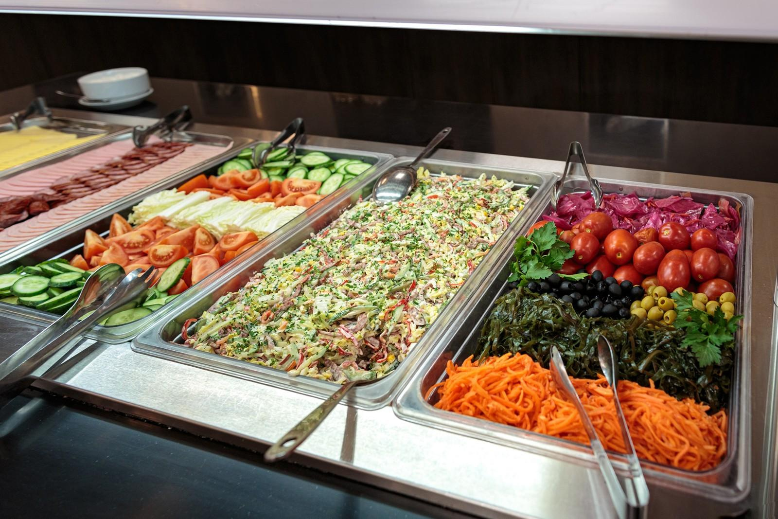 Шведский стол Гостиничного комплекса Севастополь. Свадебный и репортажный фотограф в Москве и Московской области