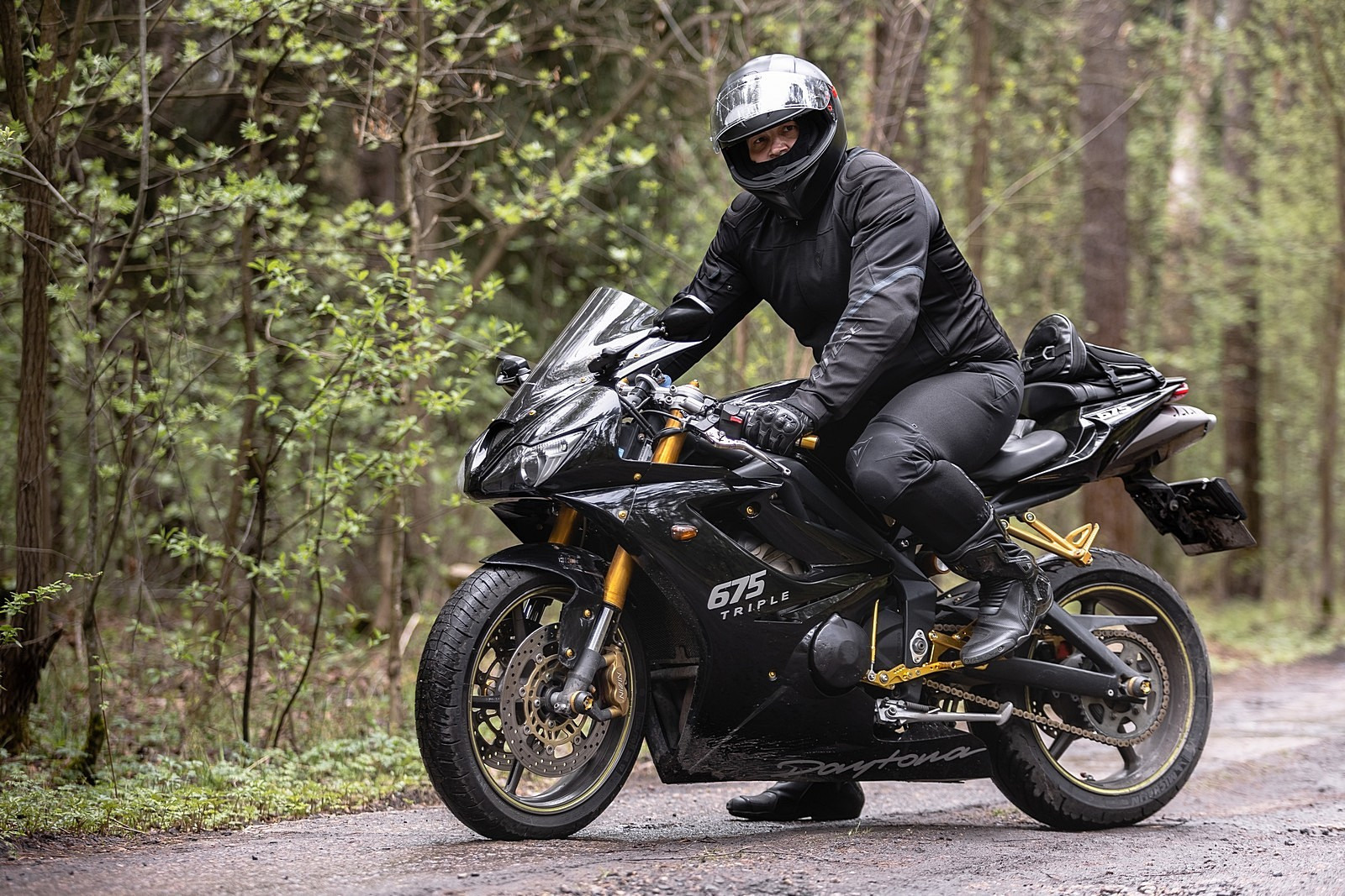 Мужской портрет с мото. Свадебный и репортажный фотограф в Москве и Московской области