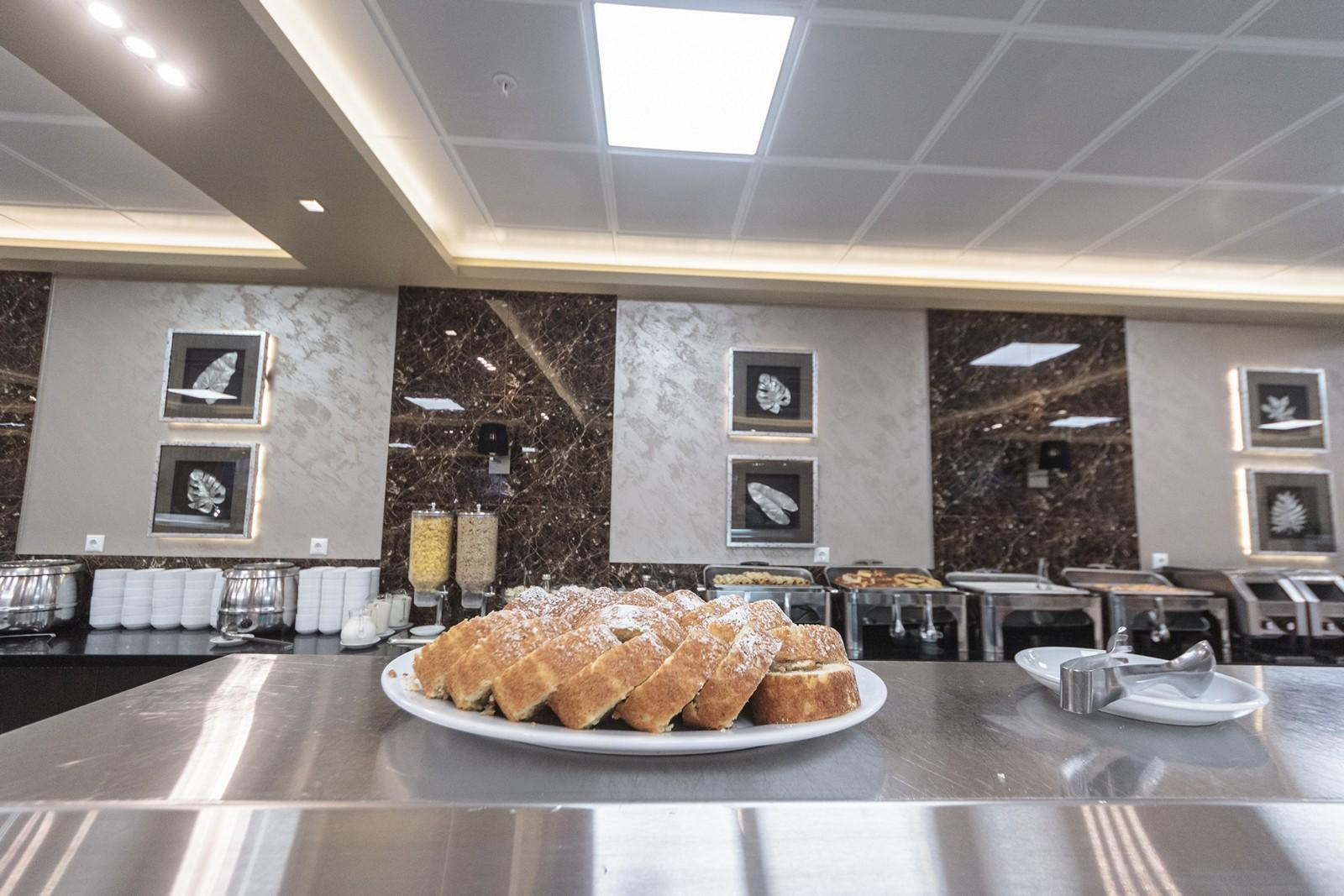 Шведский стол Гостиничного комплекса Севастополь. Свадебный и репортажный фотограф в Москве и Московской области