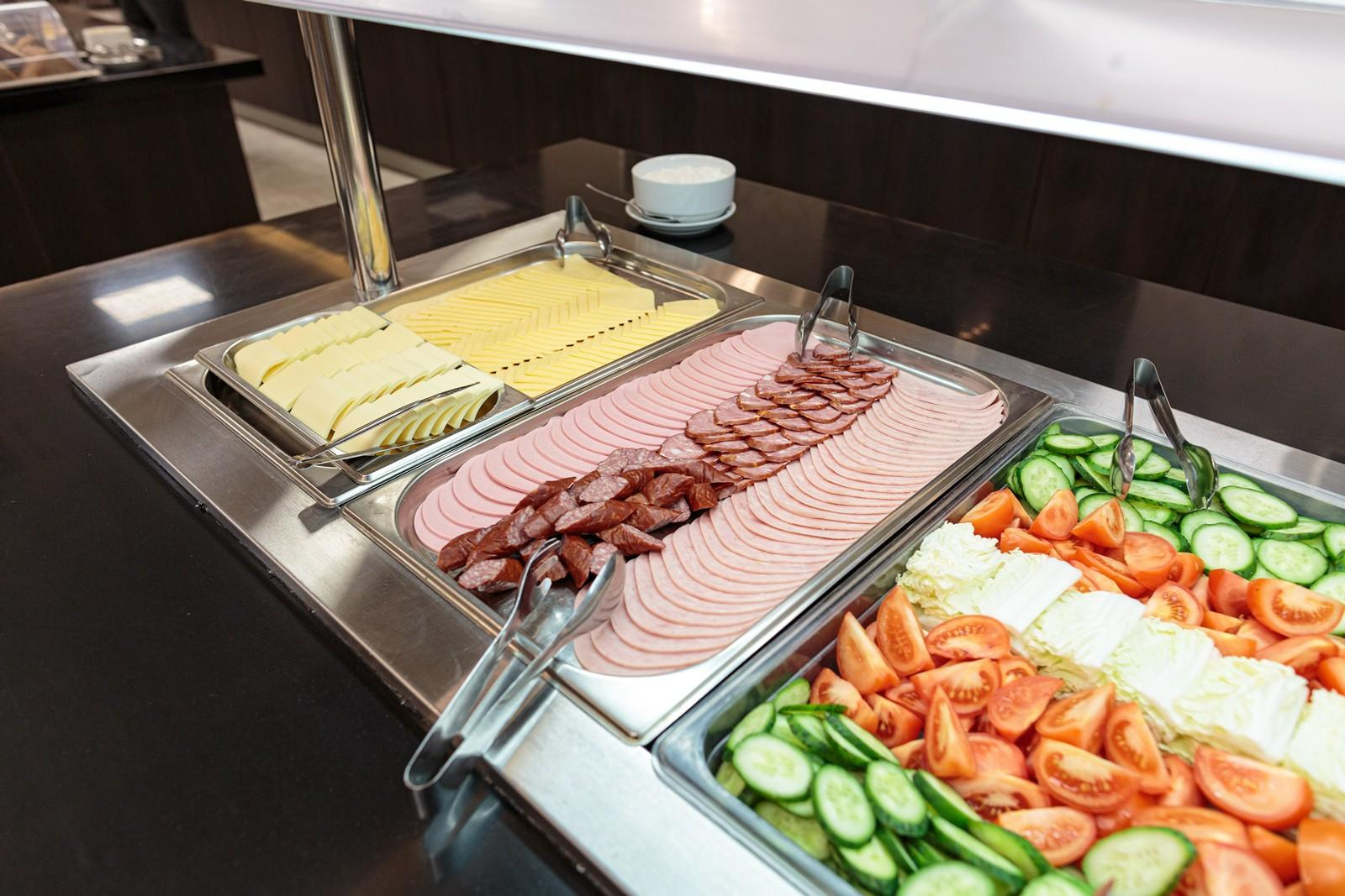 Шведский стол Гостиничного комплекса Севастополь. Свадебный и репортажный фотограф в Москве и Московской области