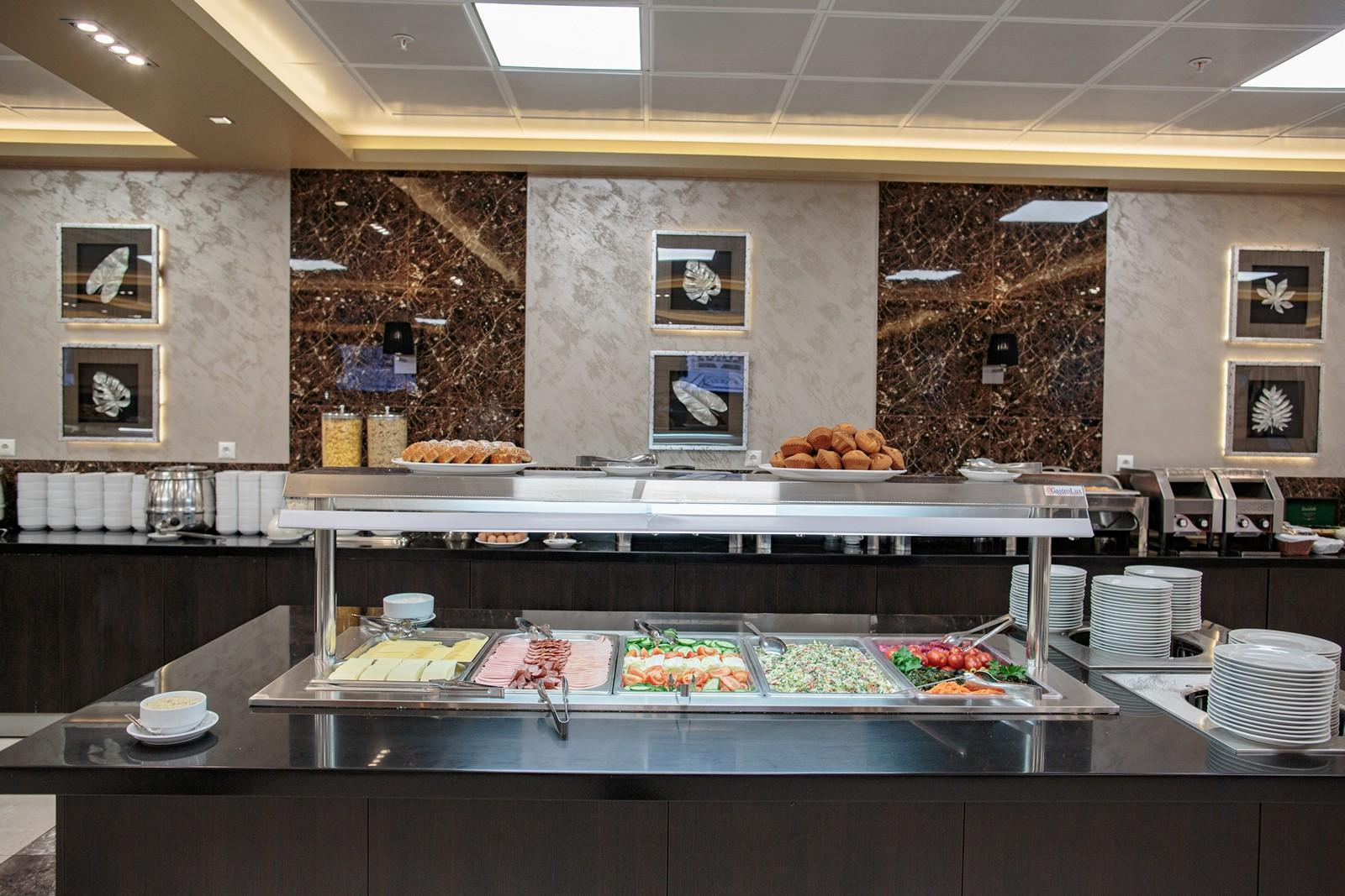 Шведский стол Гостиничного комплекса Севастополь. Свадебный и репортажный фотограф в Москве и Московской области