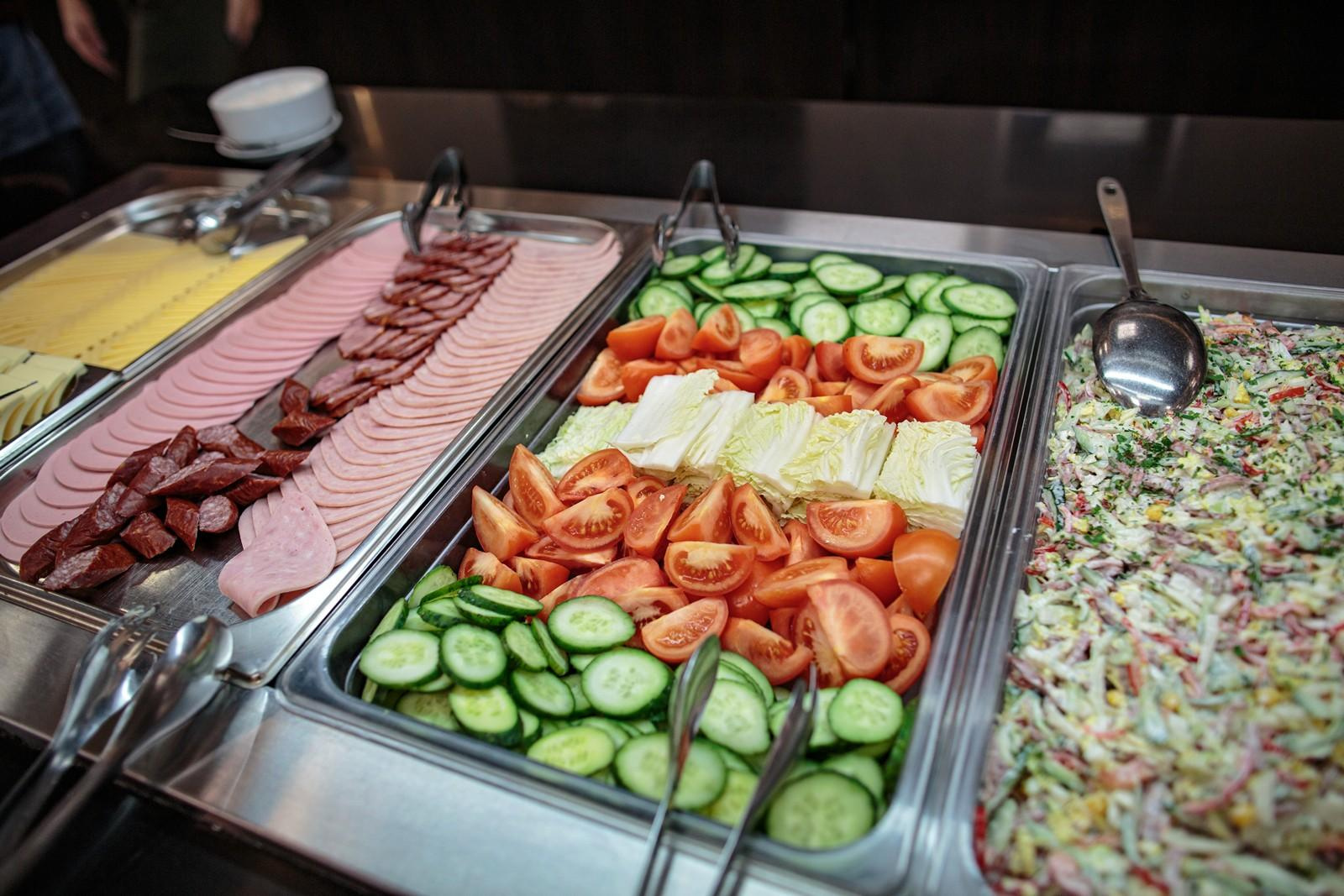 Шведский стол Гостиничного комплекса Севастополь. Свадебный и репортажный фотограф в Москве и Московской области