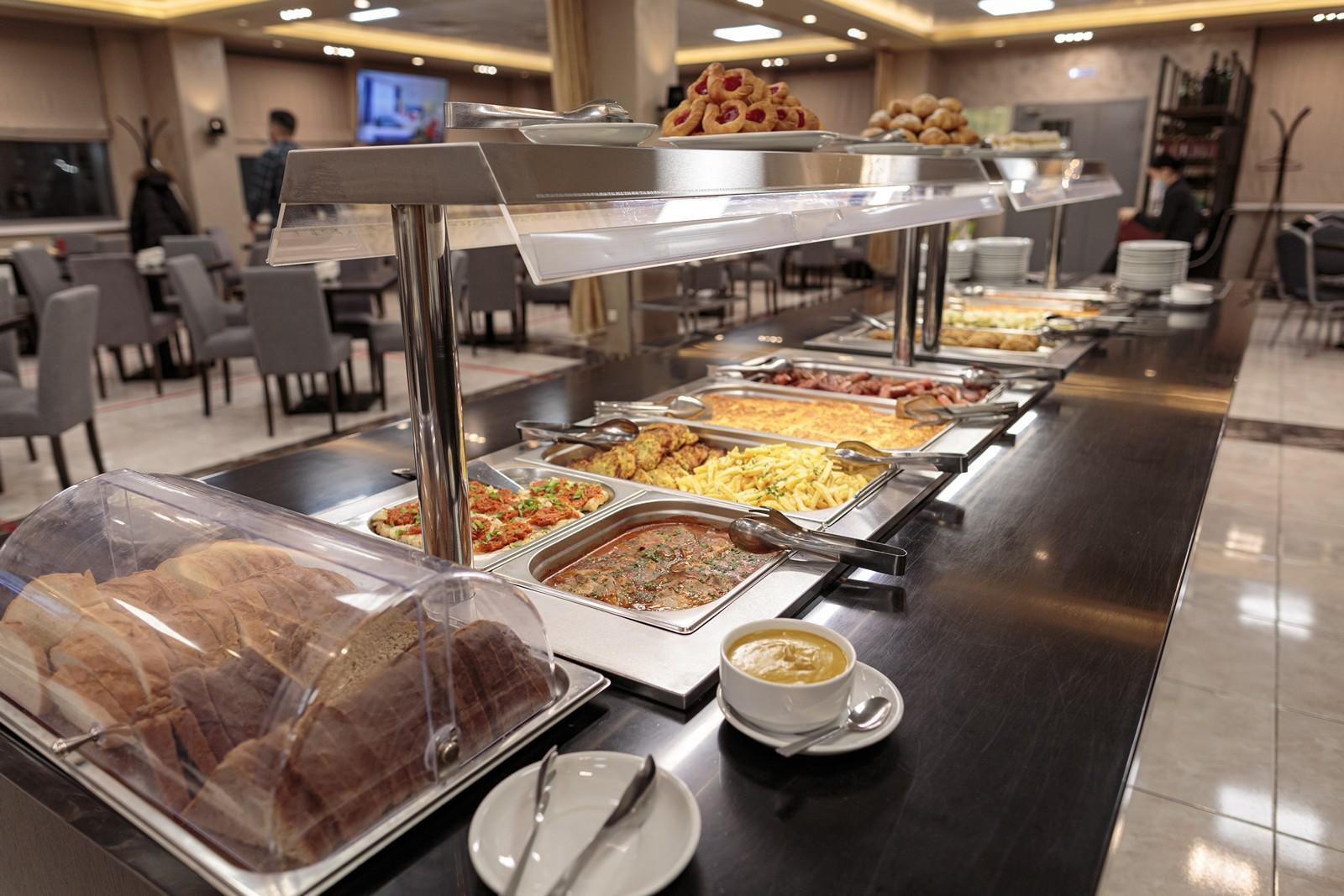 Шведский стол Гостиничного комплекса Севастополь. Свадебный и репортажный фотограф в Москве и Московской области