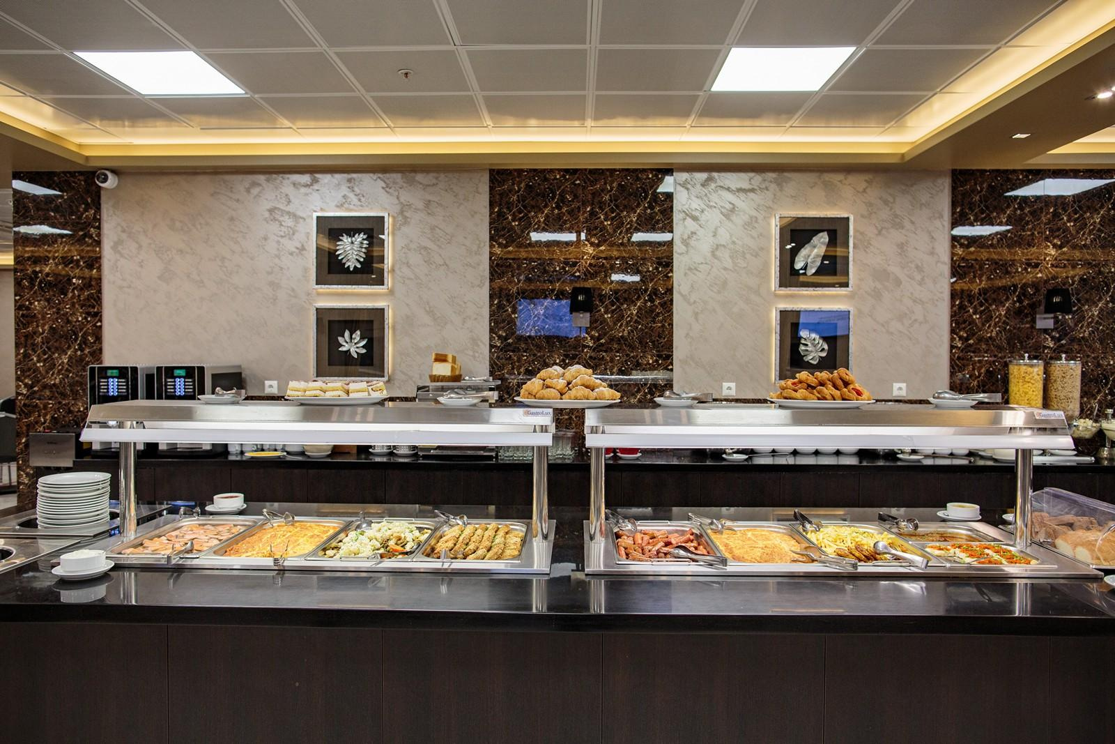 Шведский стол Гостиничного комплекса Севастополь. Свадебный и репортажный фотограф в Москве и Московской области