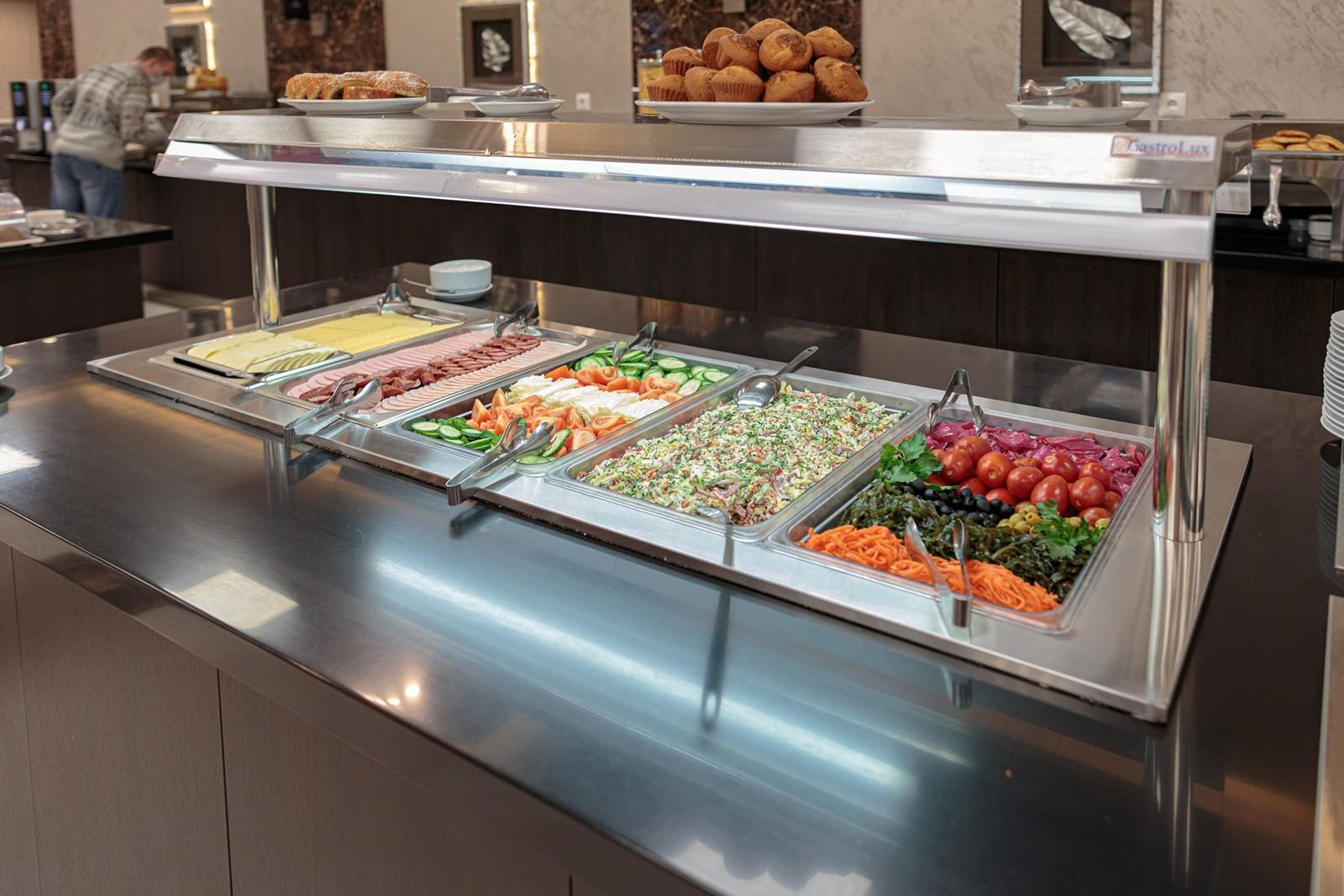 Шведский стол Гостиничного комплекса Севастополь. Свадебный и репортажный фотограф в Москве и Московской области