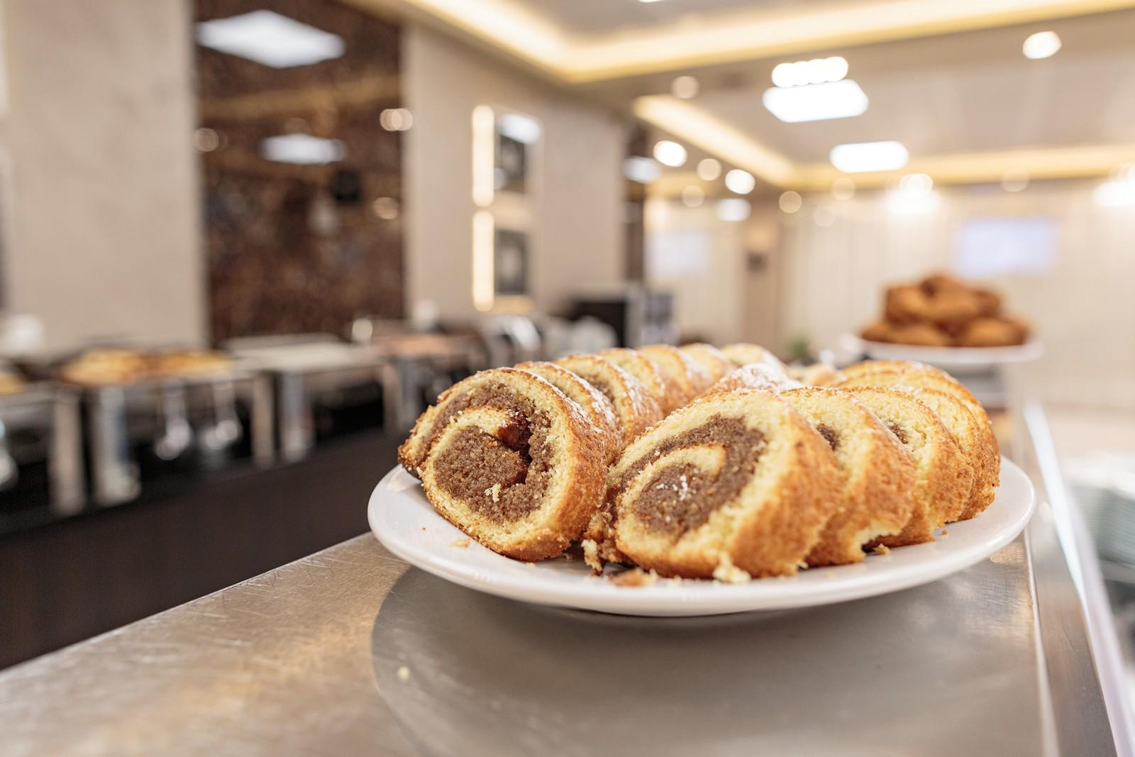 Шведский стол Гостиничного комплекса Севастополь. Свадебный и репортажный фотограф в Москве и Московской области